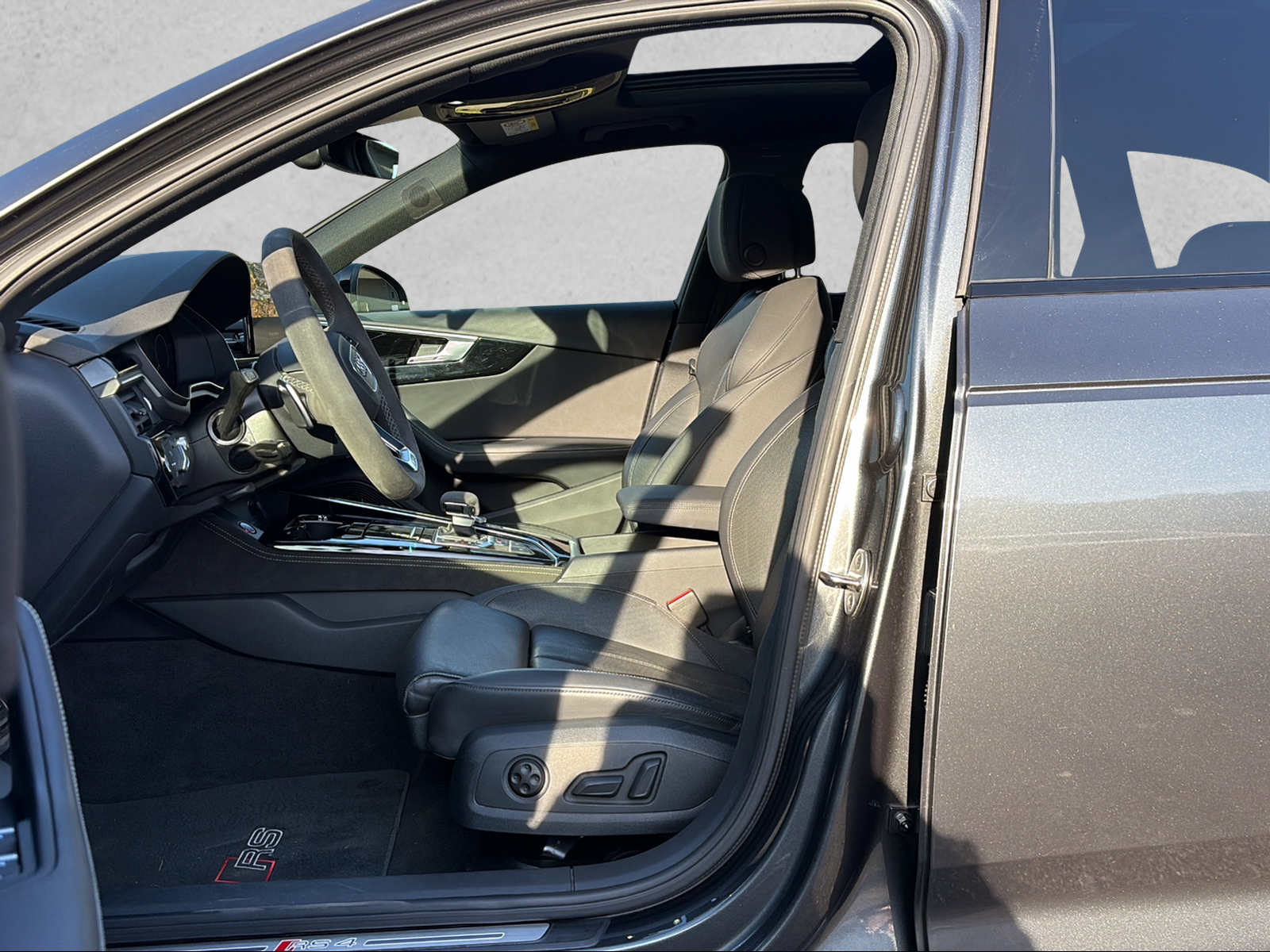 AUDI RS4 Avant quattro tiptronic-image-4