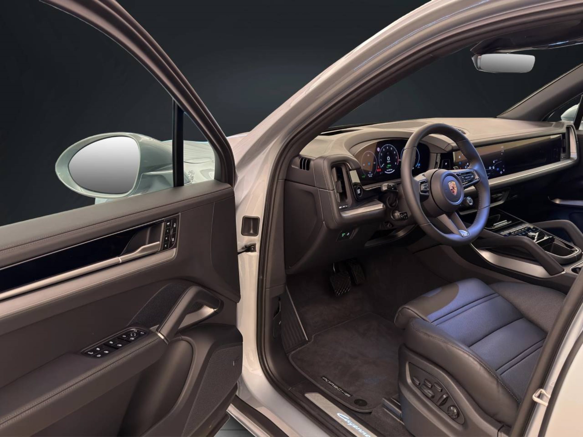 PORSCHE Cayenne E-Hybrid Black Edition-showroom-element-3
