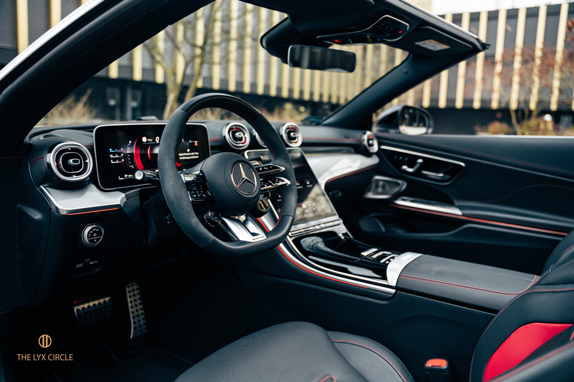 MERCEDES-BENZ CLE AMG 53 Cabrio 4Matic+ 9G-Tronic-image-8