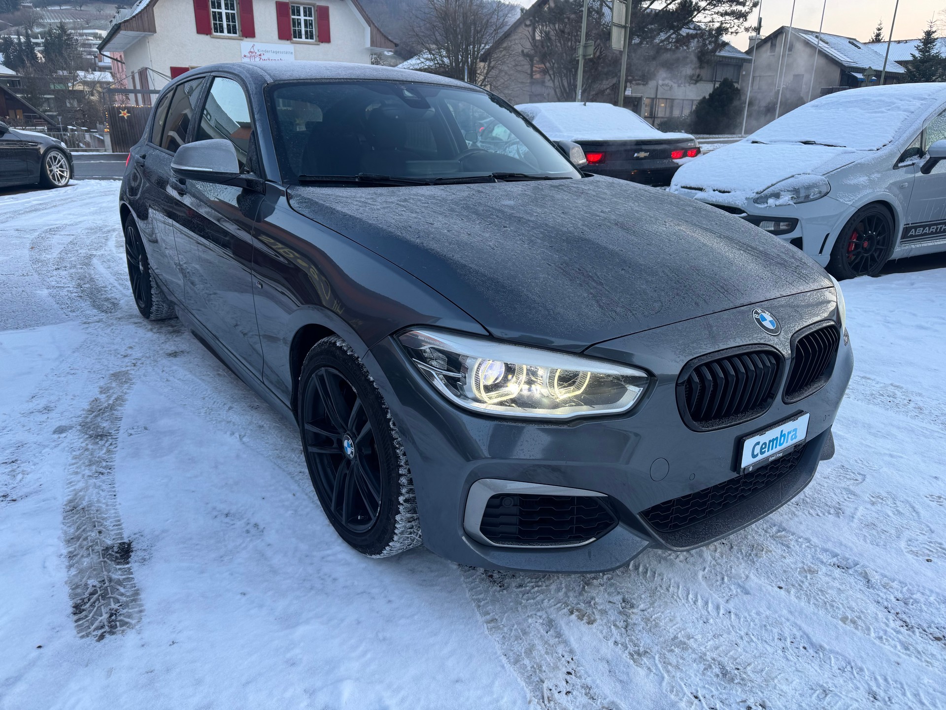 BMW M135i xDrive Steptronic-image-4