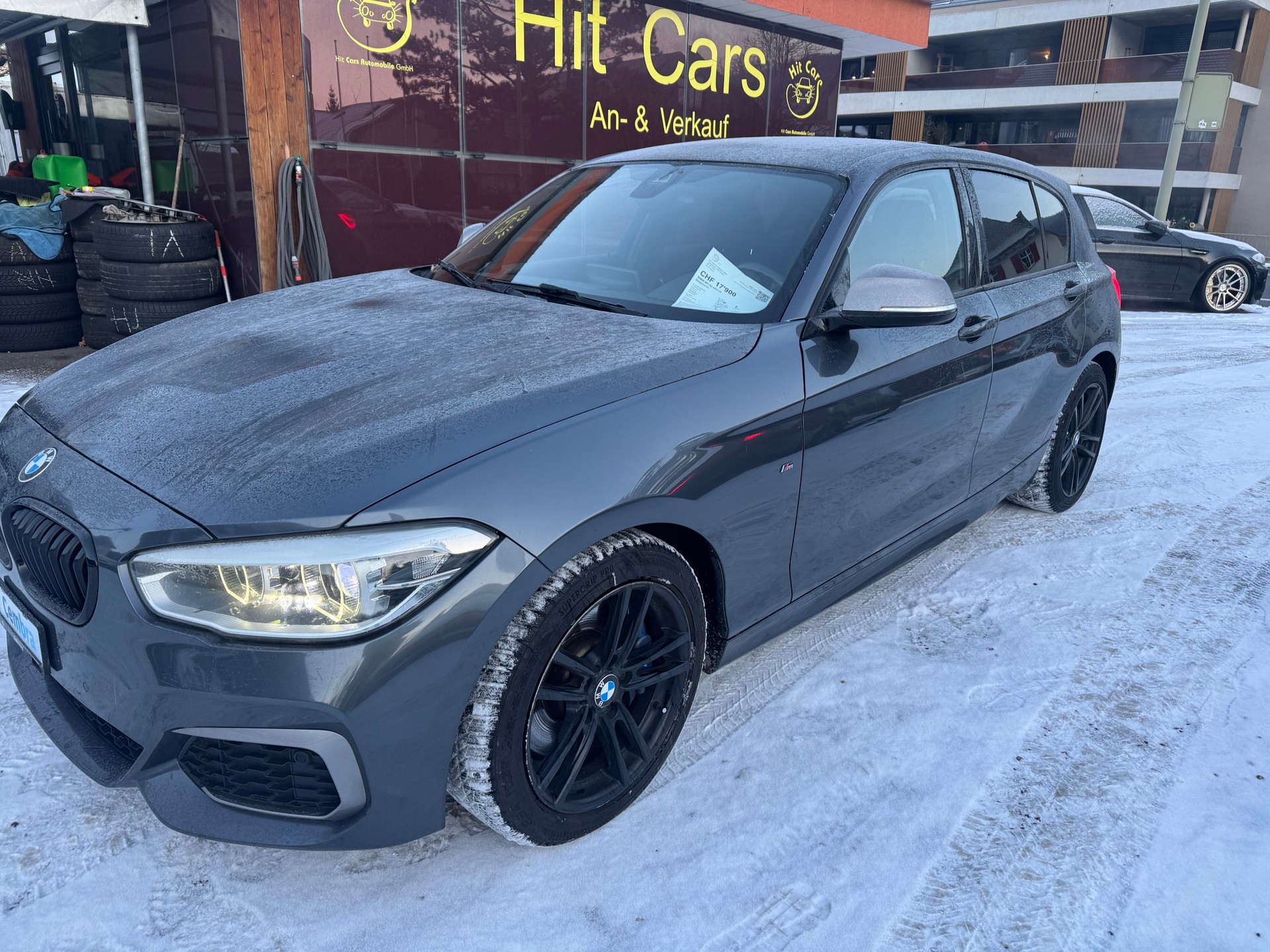 BMW M135i xDrive Steptronic-showroom-element-1
