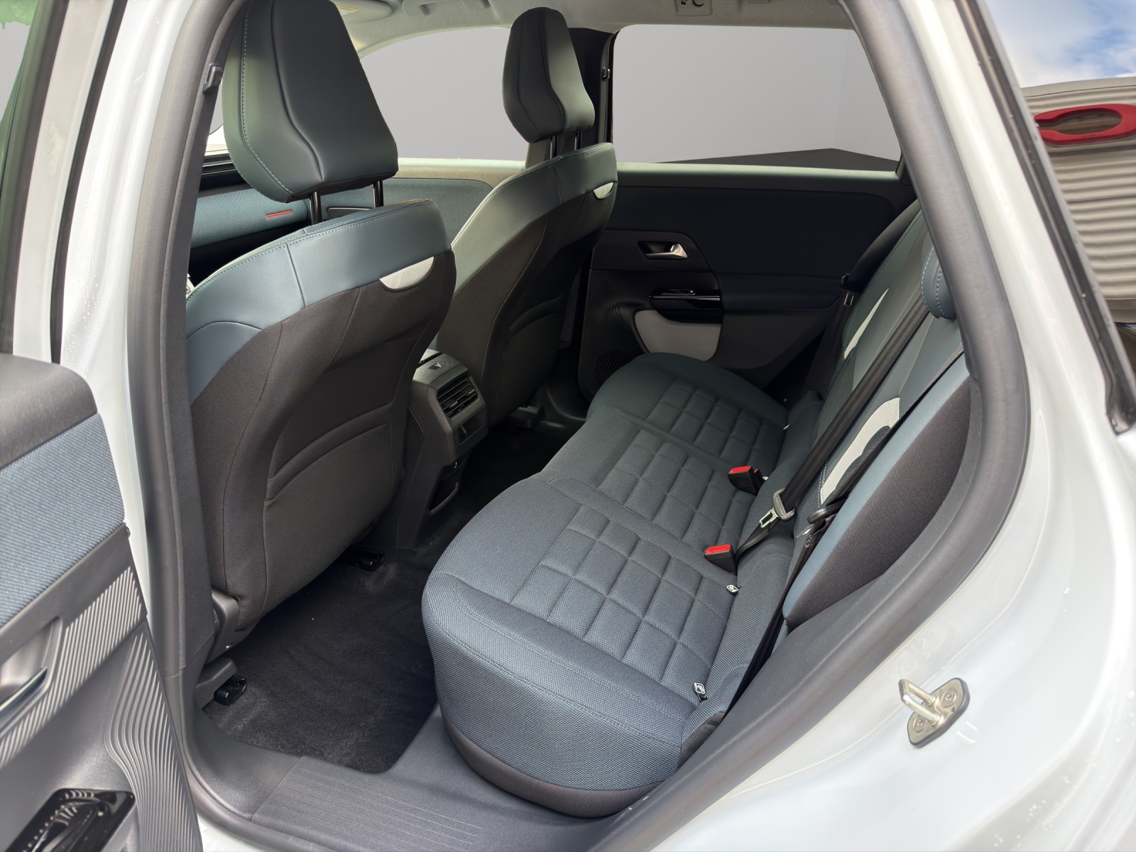CITROEN C5 Aircross 1.2 Hybrid Plus-image-4