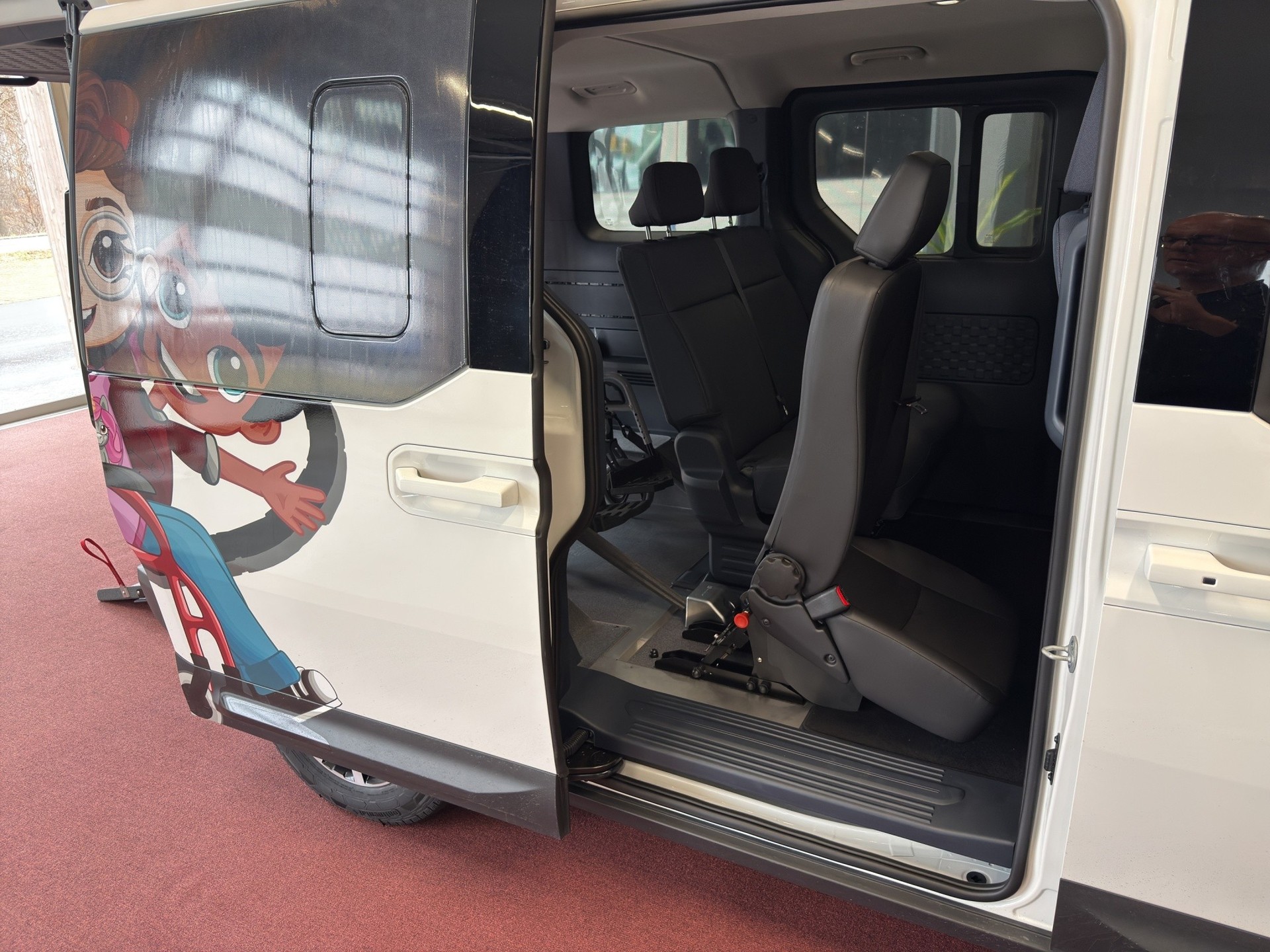 KIA PV5 Passenger 71.2 kWh-image-14