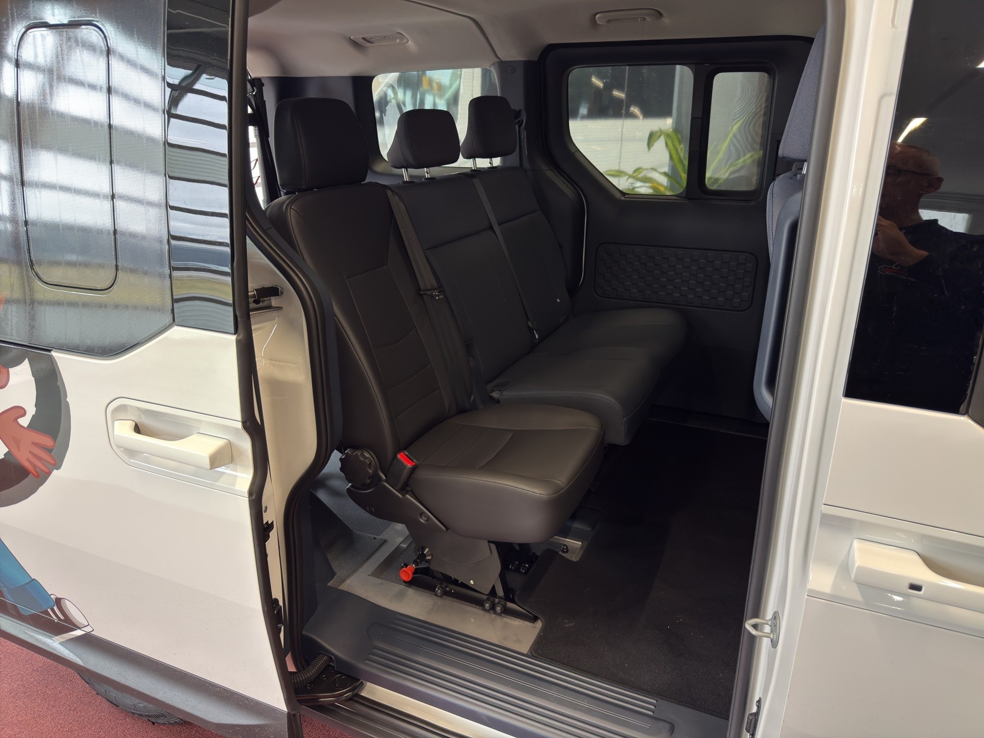 KIA PV5 Passenger 71.2 kWh-image-13