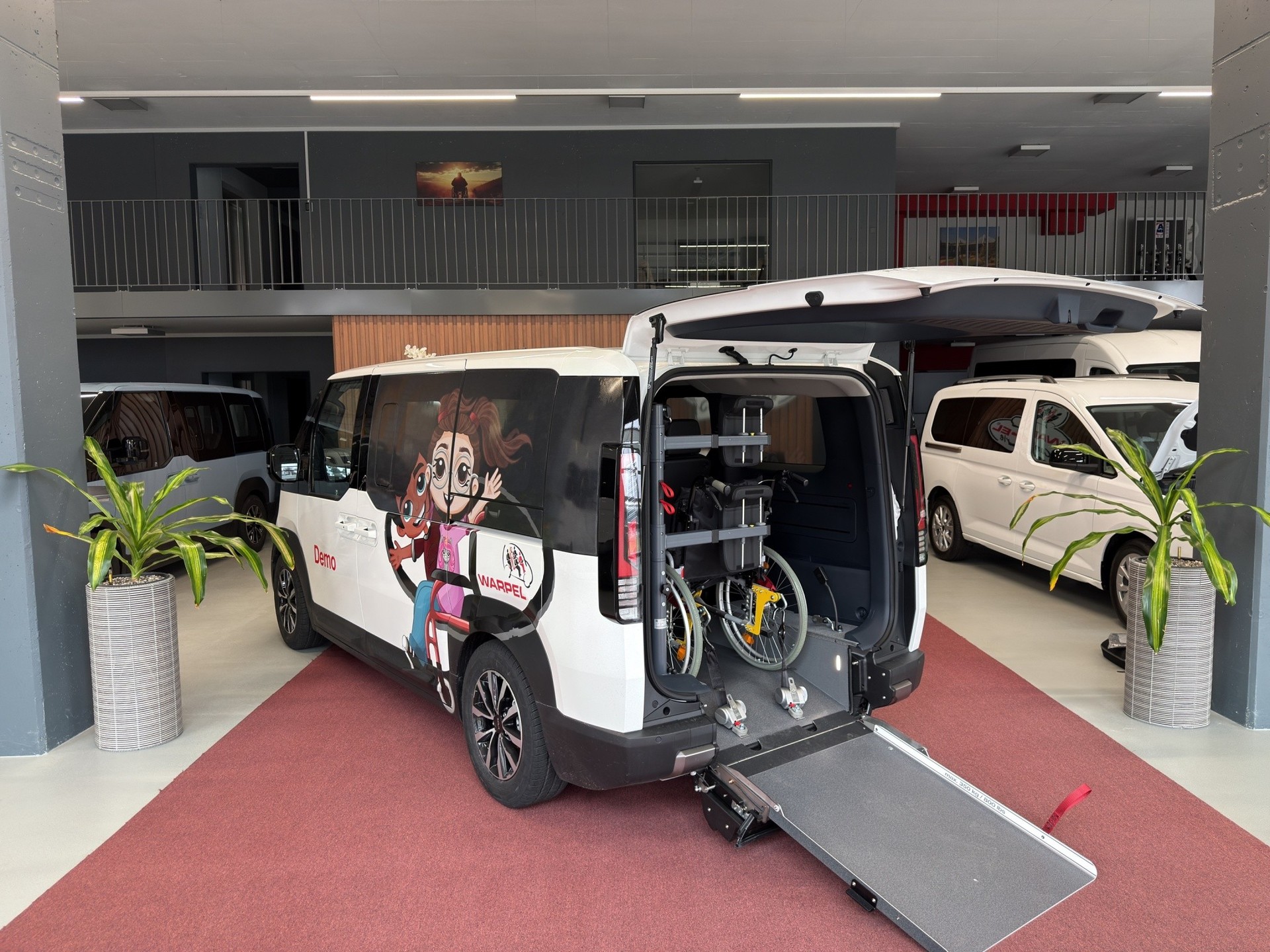 KIA PV5 Passenger 71.2 kWh-showroom-element-1