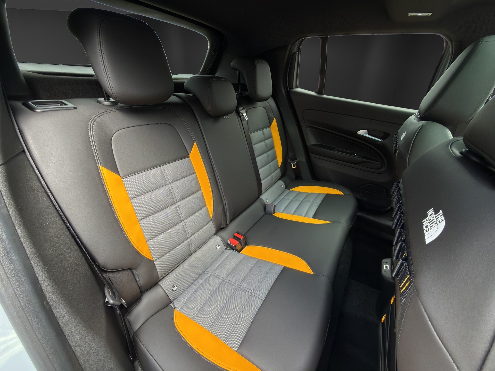 JEEP Avenger 1.2 Turbo MHEV The North Face 4xe-image-16