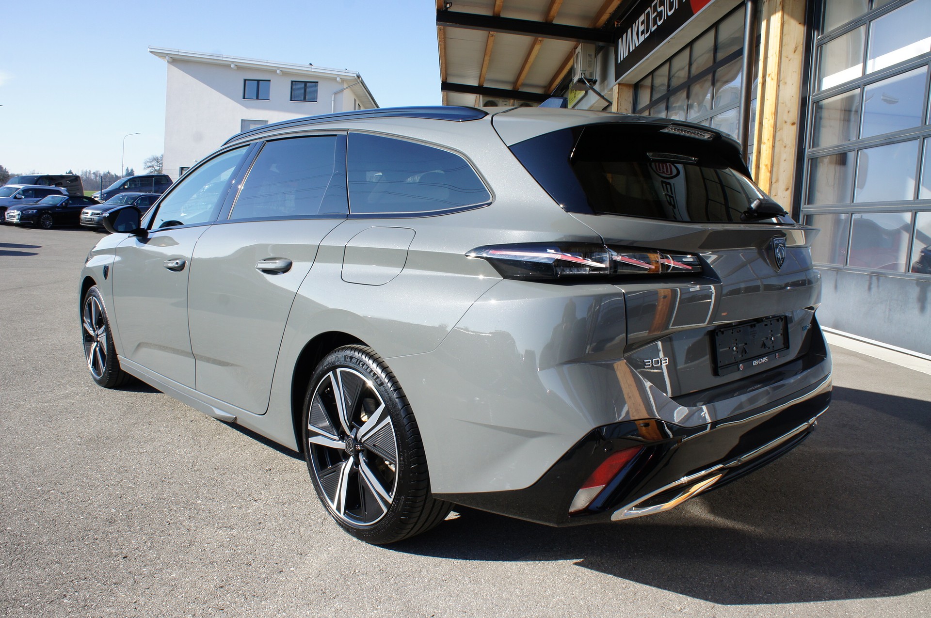 PEUGEOT 308 SW 1.6 PHEV 180 GT-showroom-element-2
