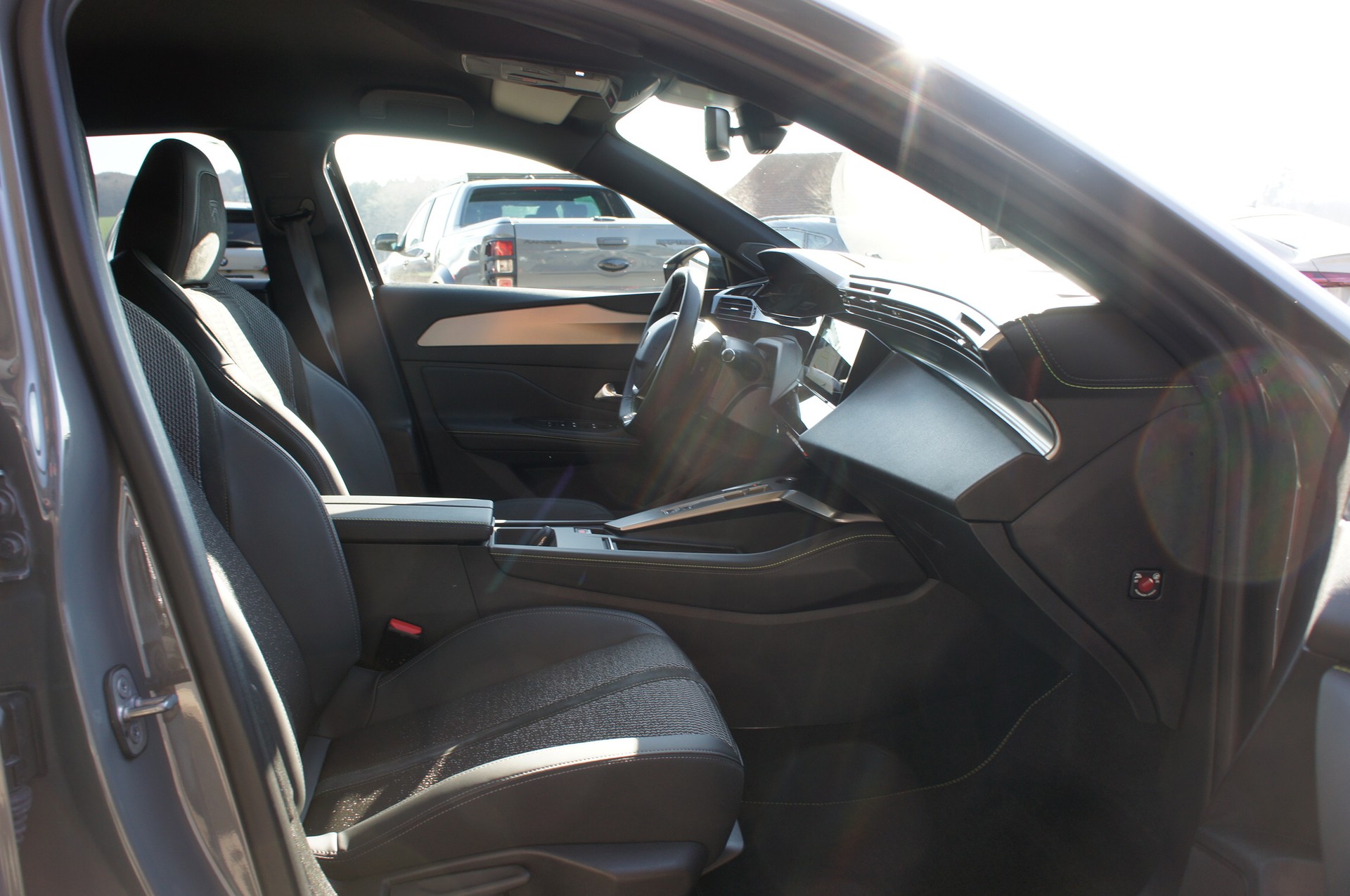 PEUGEOT 308 SW 1.6 PHEV 180 GT-image-8