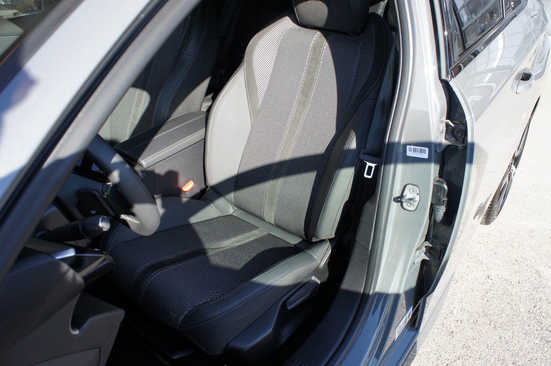 PEUGEOT 308 SW 1.6 PHEV 180 GT-image-14
