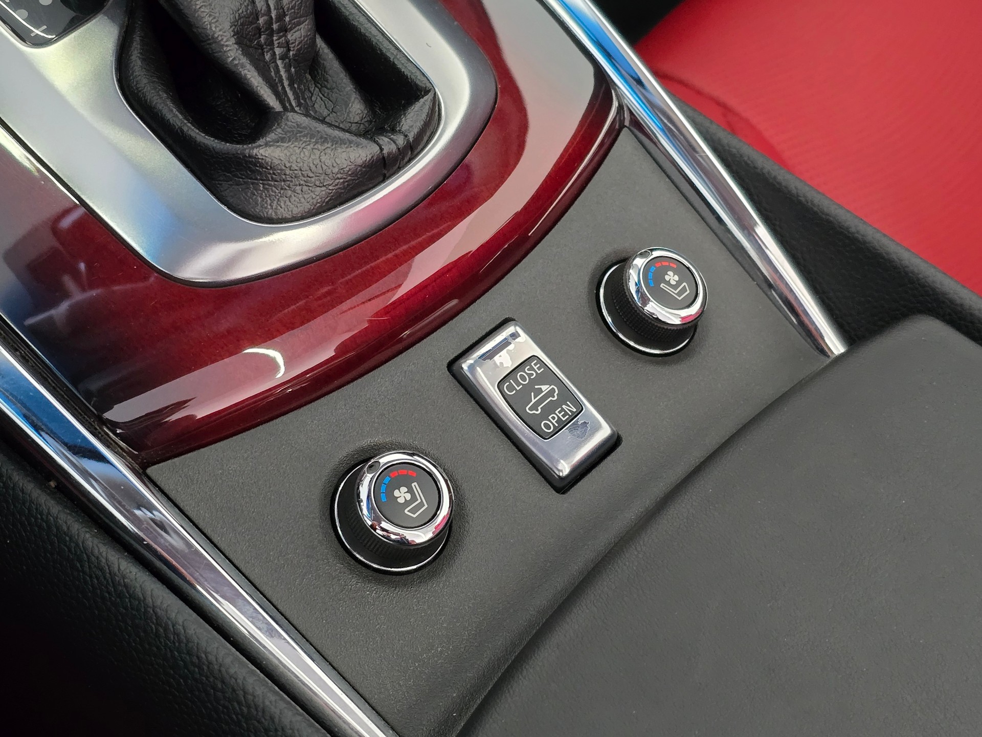 INFINITI G37 Cabrio GT 3.7 V6 320 PS Premium Automatic Cabrio-image-21