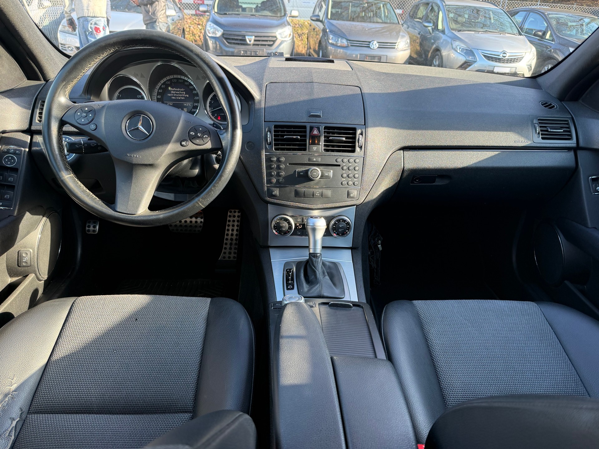 MERCEDES-BENZ C 230 Avantgarde 7G-Tronic-image-6