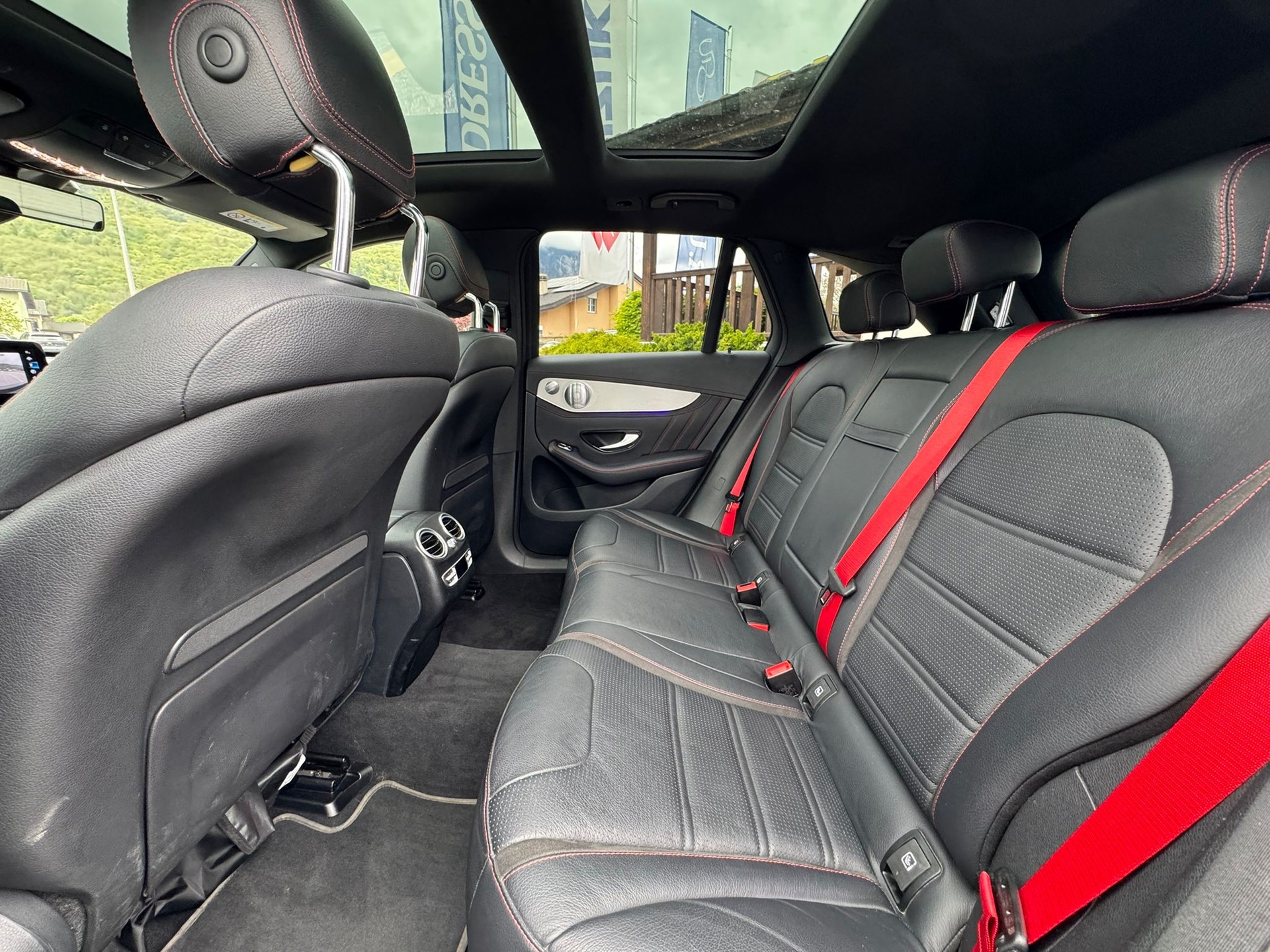 MERCEDES-BENZ GLC 43 AMG 4Matic 9G-Tronic-image-11