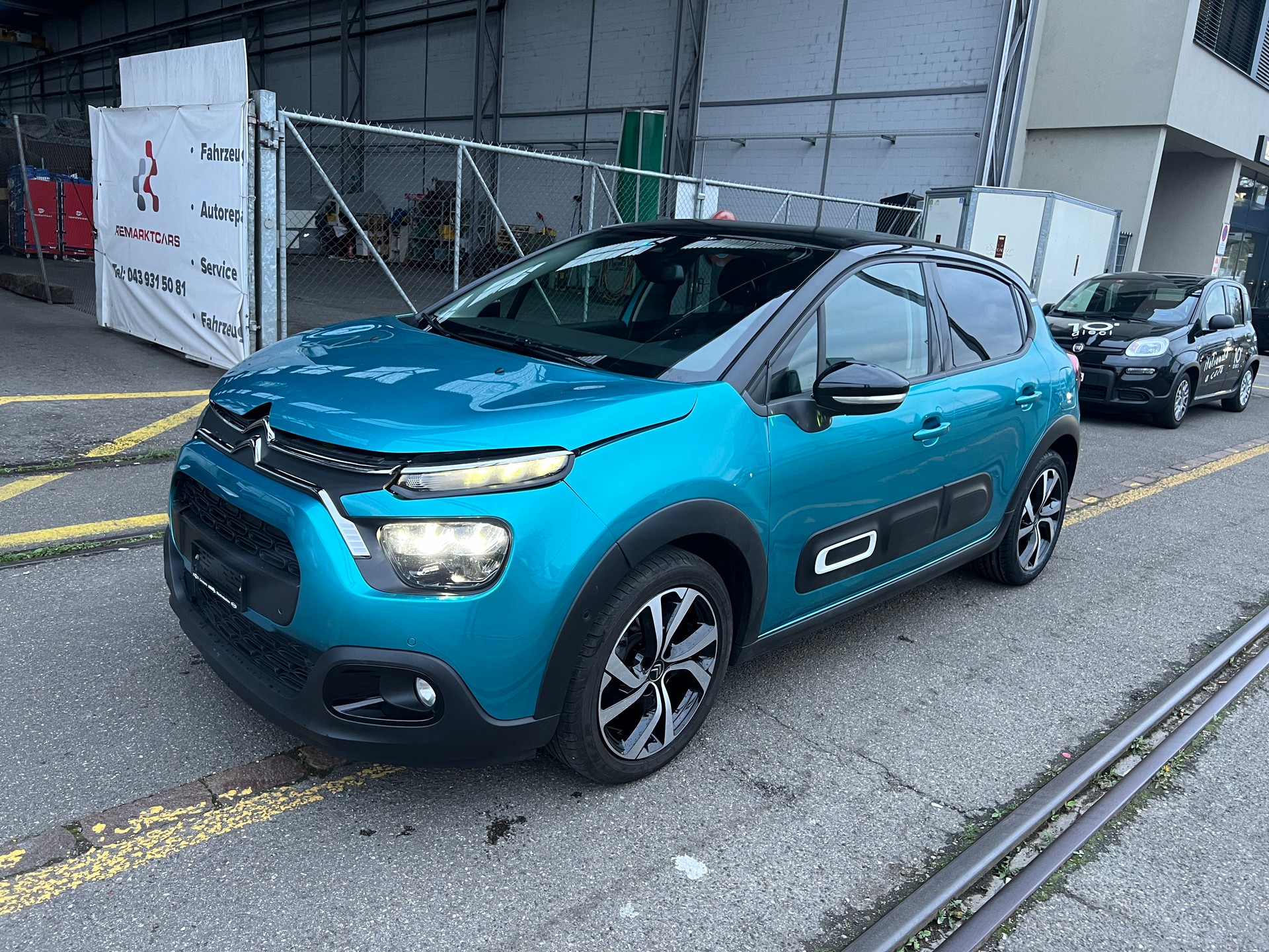 CITROEN C3 1.2i PureTech Swiss Edition EAT6-showroom-element-1