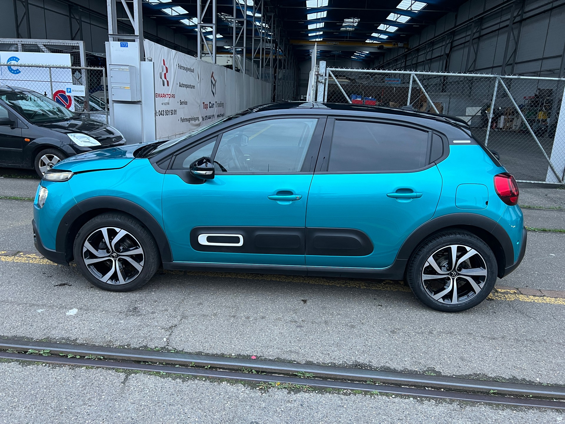 CITROEN C3 1.2i PureTech Swiss Edition EAT6-showroom-element-3