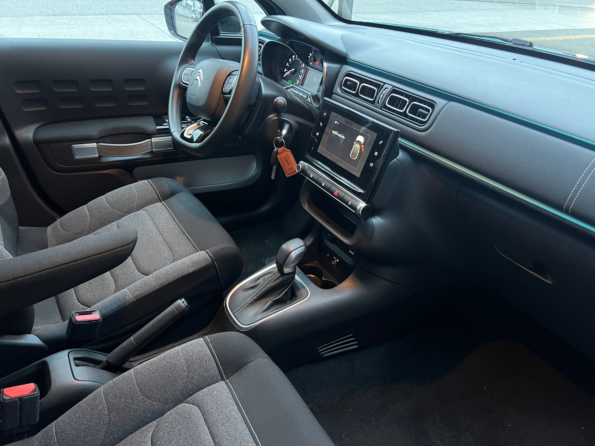 CITROEN C3 1.2i PureTech Swiss Edition EAT6-image-8