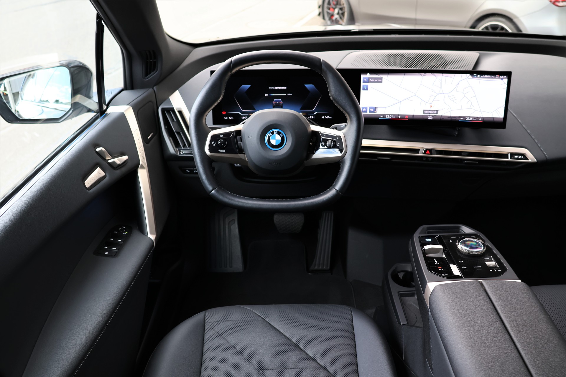 BMW iX xDrive40 Launch Edition (CH)-image-14