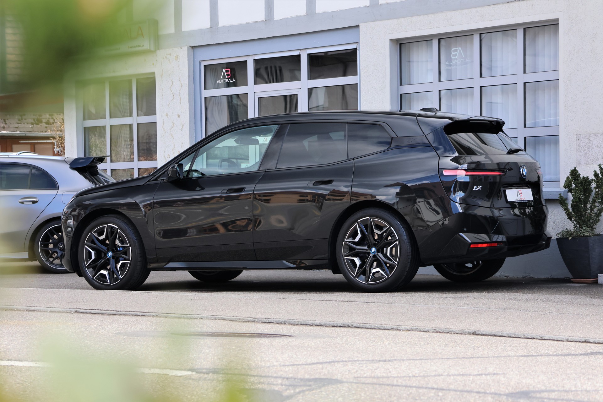 BMW iX xDrive40 Launch Edition (CH)-image-4