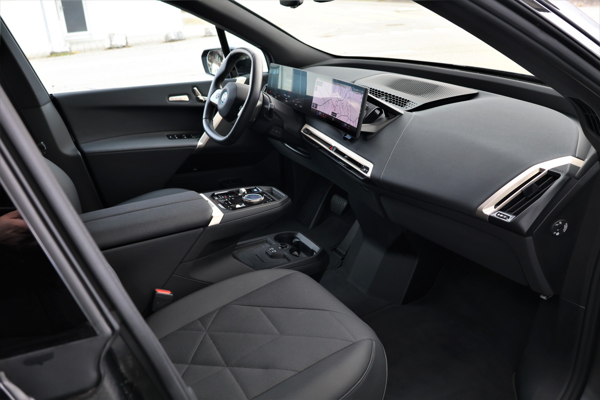 BMW iX xDrive40 Launch Edition (CH)-image-19