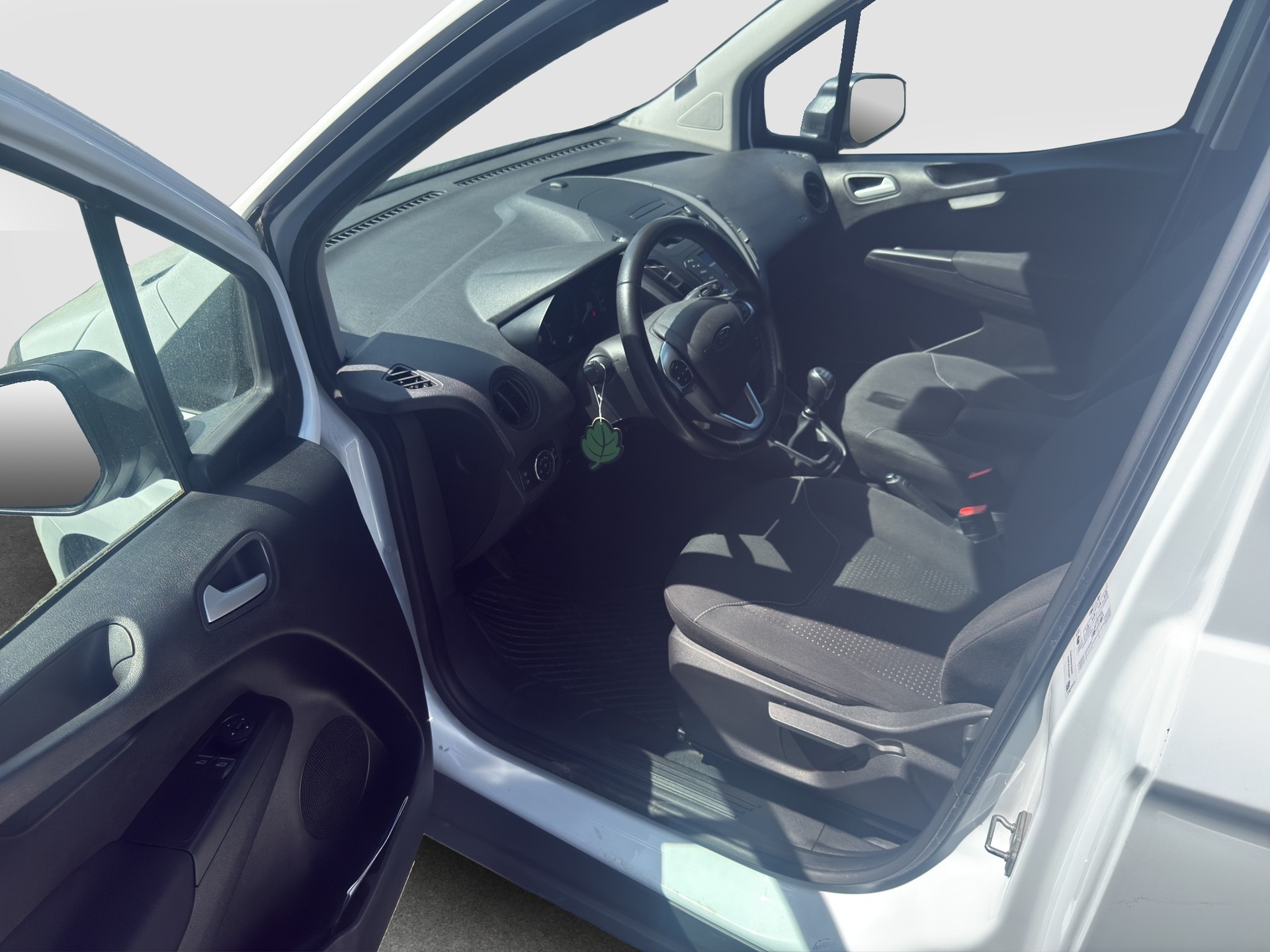 FORD Transit Courier 1.5 TDCi Trend-image-9