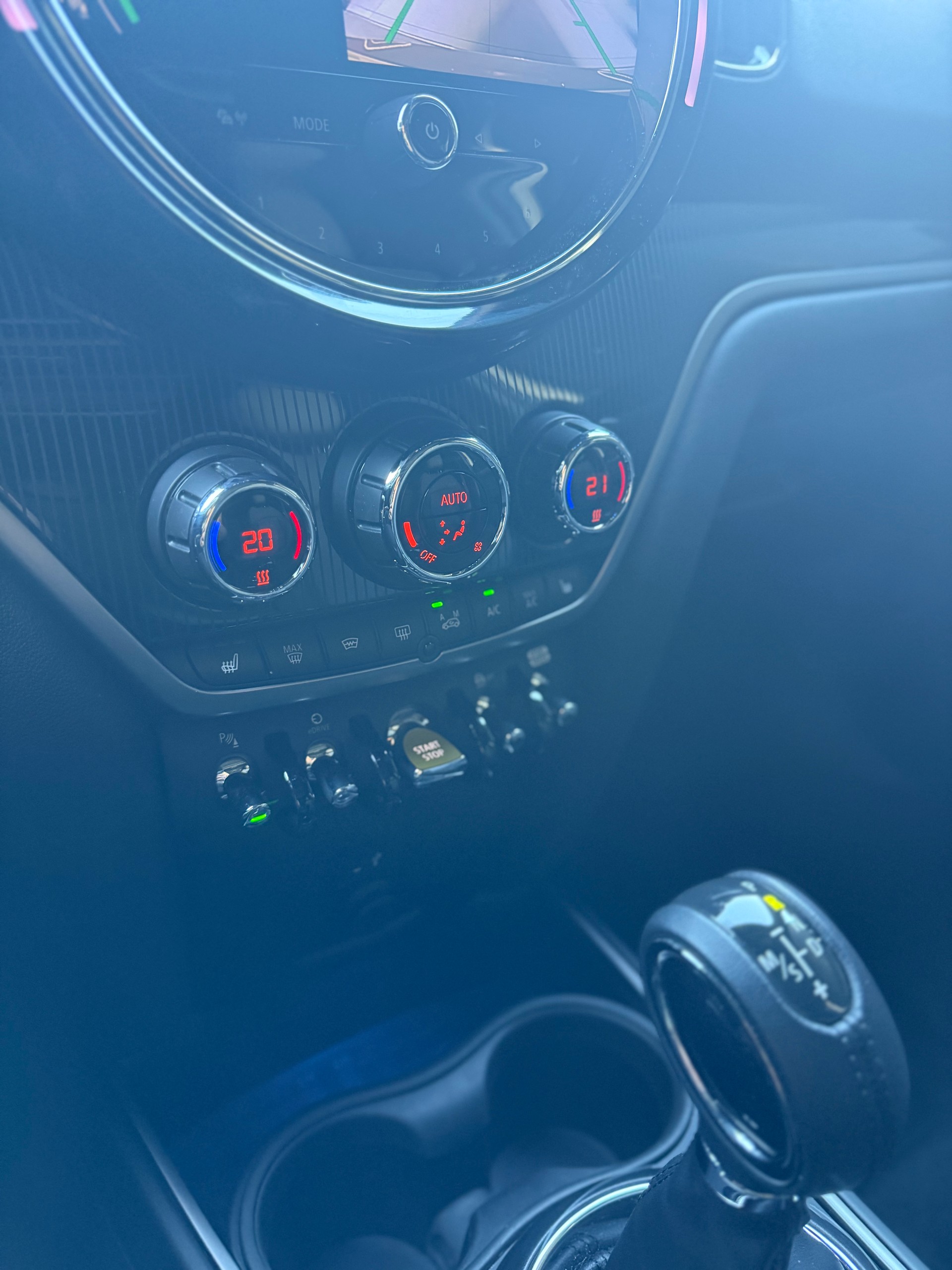 MINI Countryman Cooper SE ALL4 PHEV Steptronic-image-9