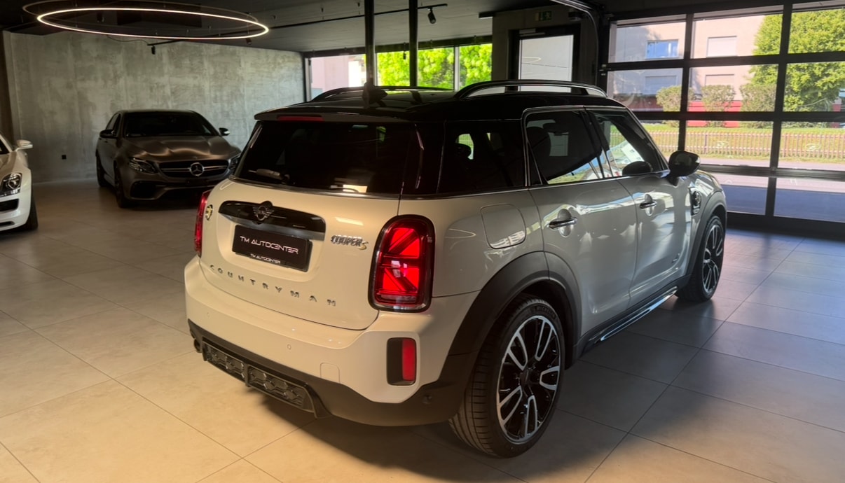 MINI Countryman Cooper SE ALL4 PHEV Steptronic-image-3