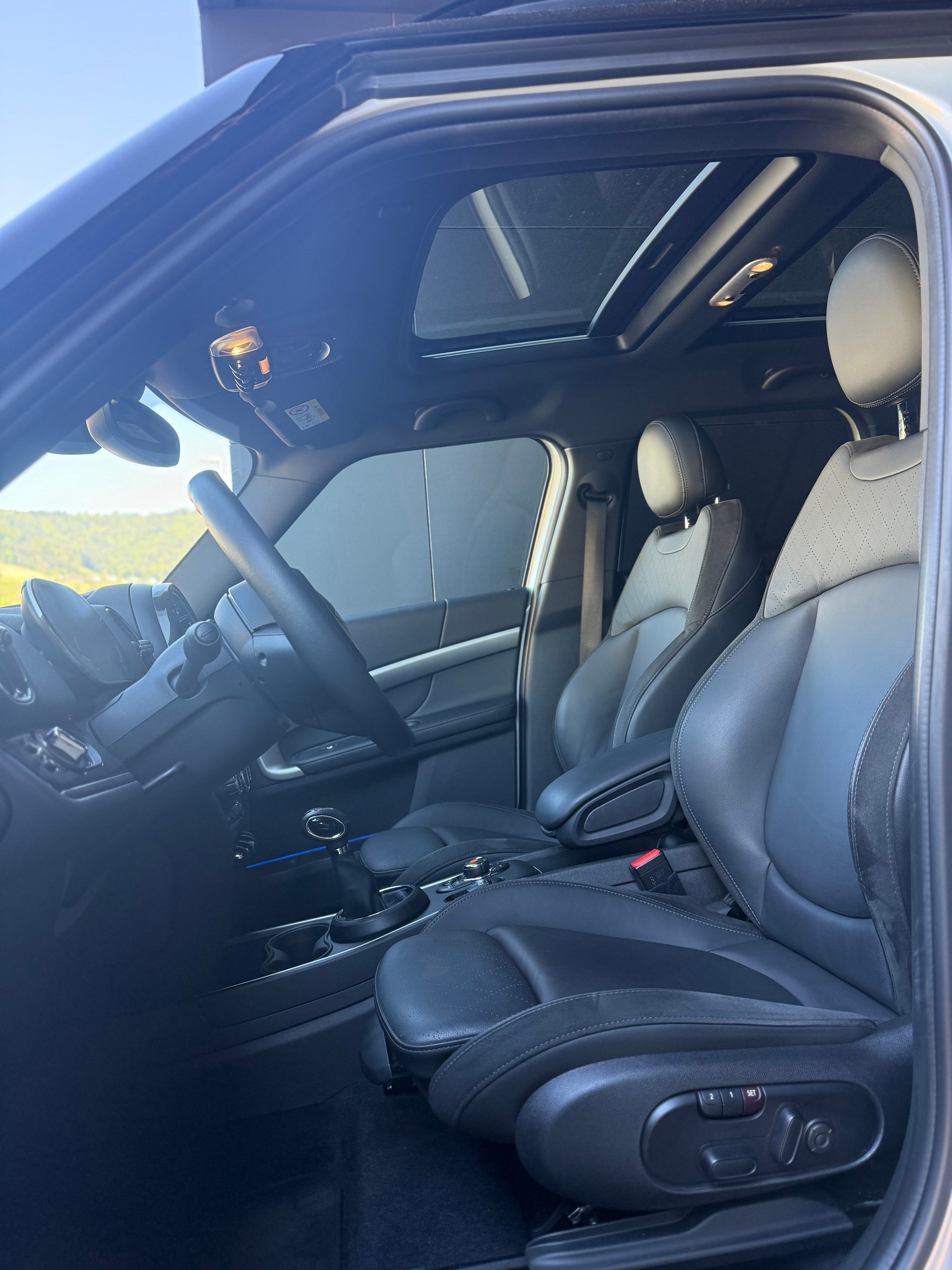 MINI Countryman Cooper SE ALL4 PHEV Steptronic-image-6