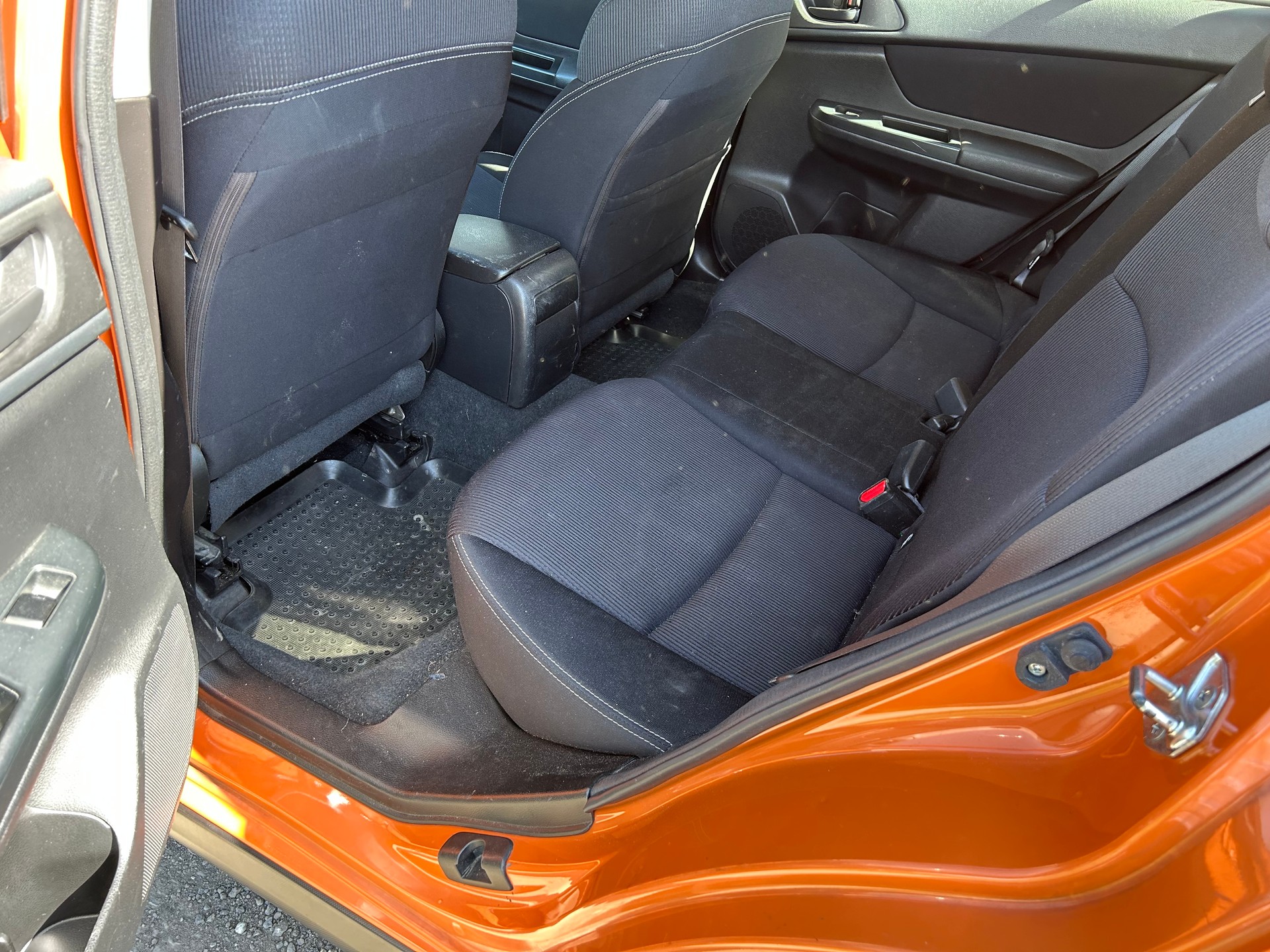 SUBARU XV 1.6 Swiss Two-image-11