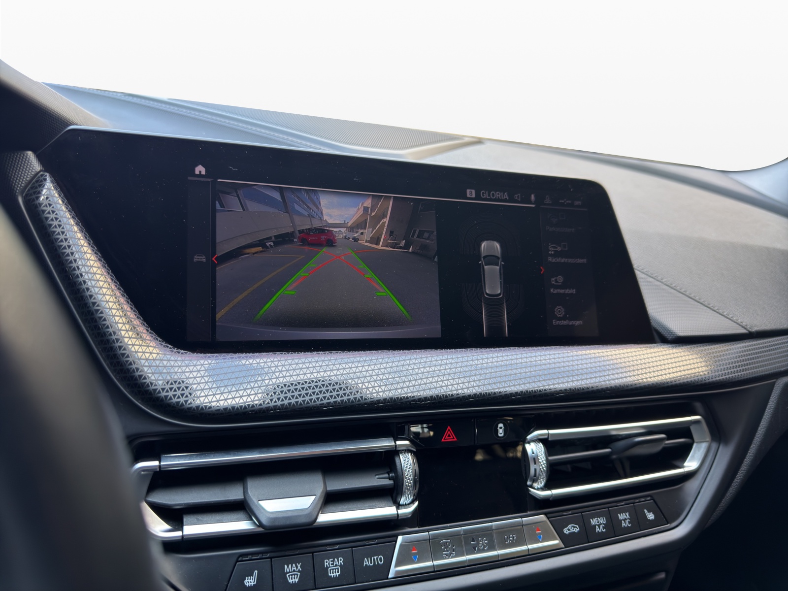 BMW 120d xDrive Steptronic Luxury Line-image-12