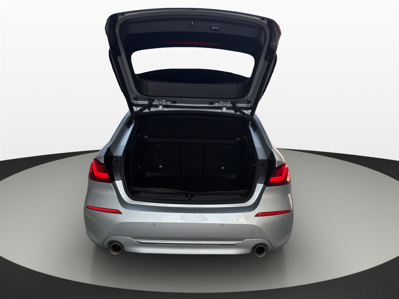 BMW 120d xDrive Steptronic Luxury Line-image-19
