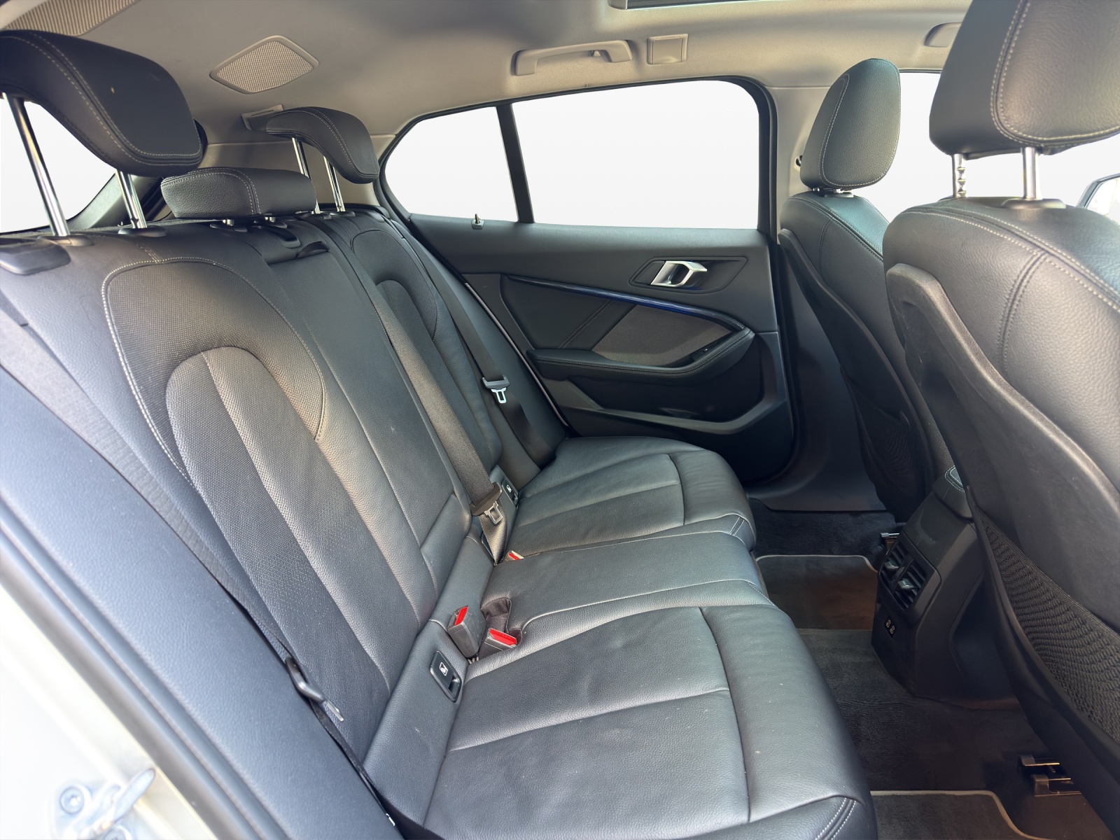 BMW 120d xDrive Steptronic Luxury Line-image-18