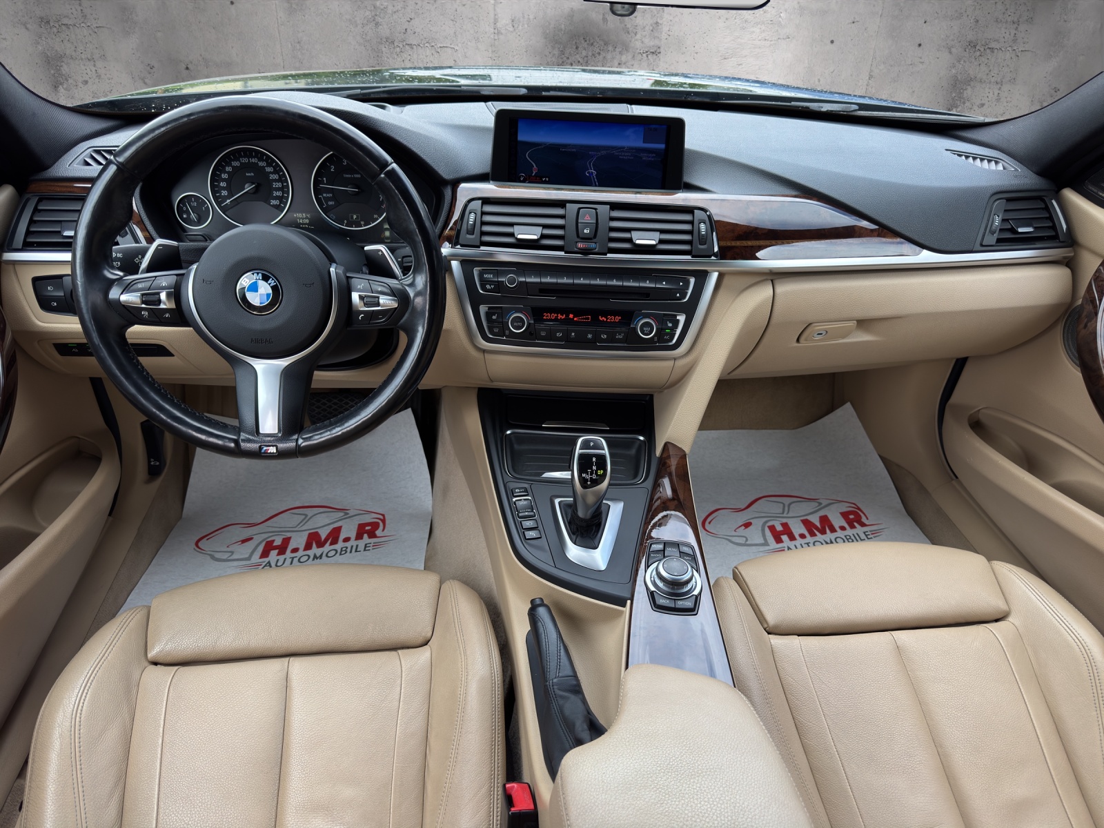 BMW 335i xDrive Luxury Line Steptronic-image-9