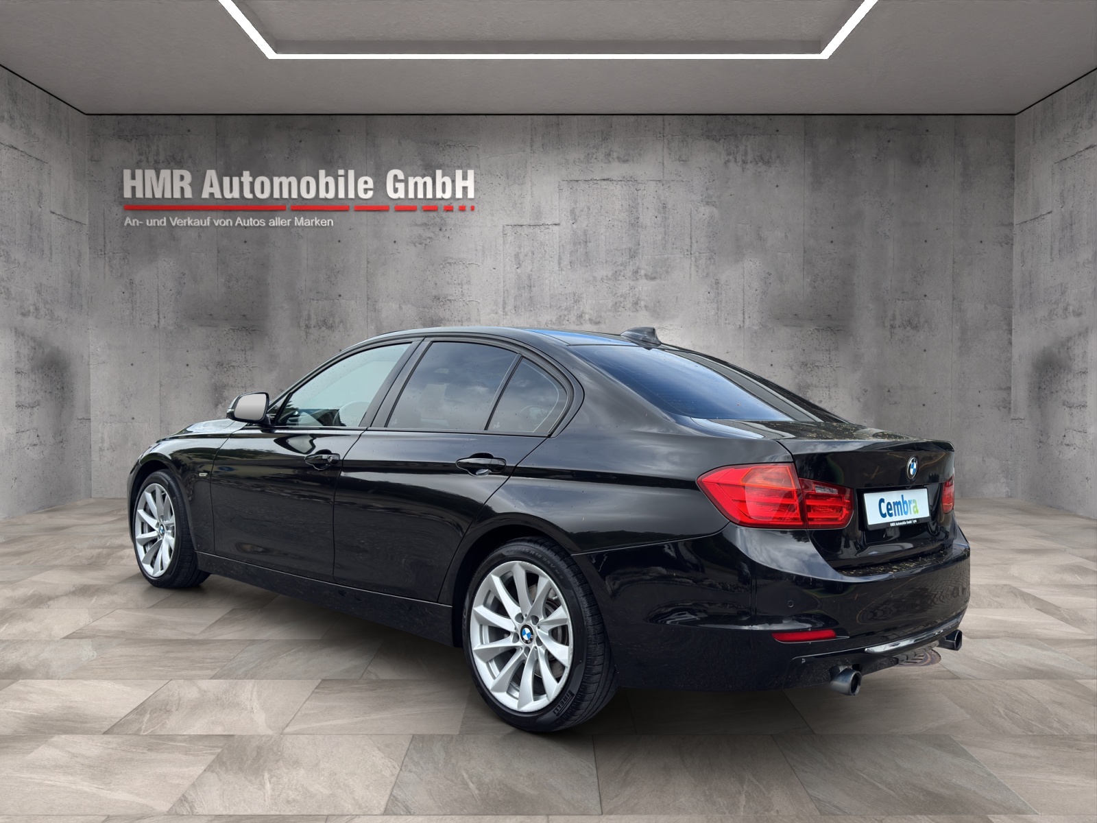 BMW 335i xDrive Luxury Line Steptronic-showroom-element-1