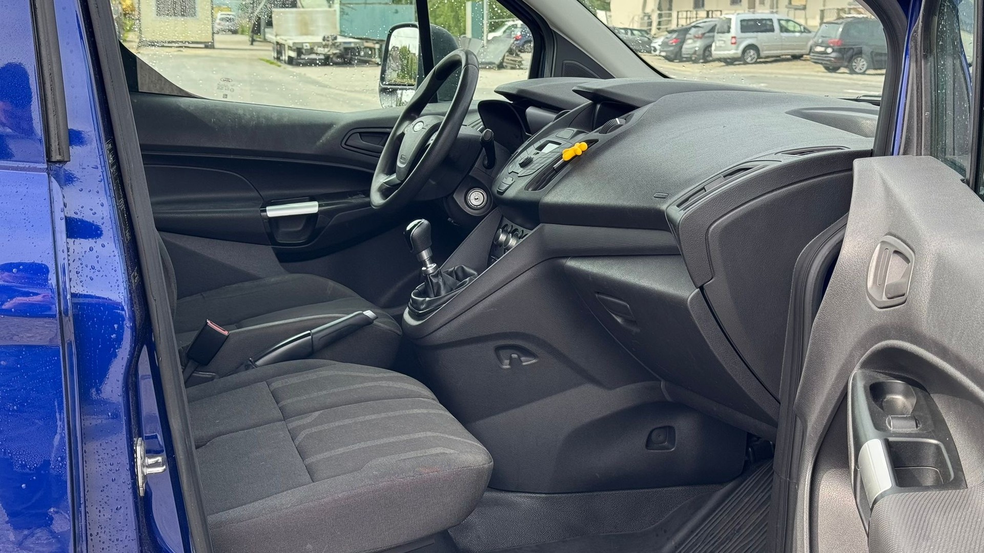 FORD Transit Connect Van T200 1.0 EcoBoost Ambiente-image-11