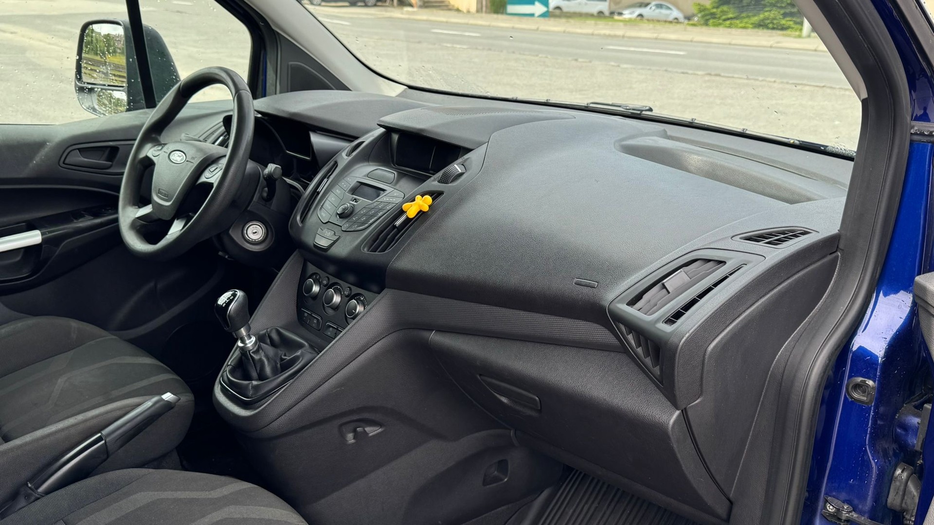 FORD Transit Connect Van T200 1.0 EcoBoost Ambiente-image-12