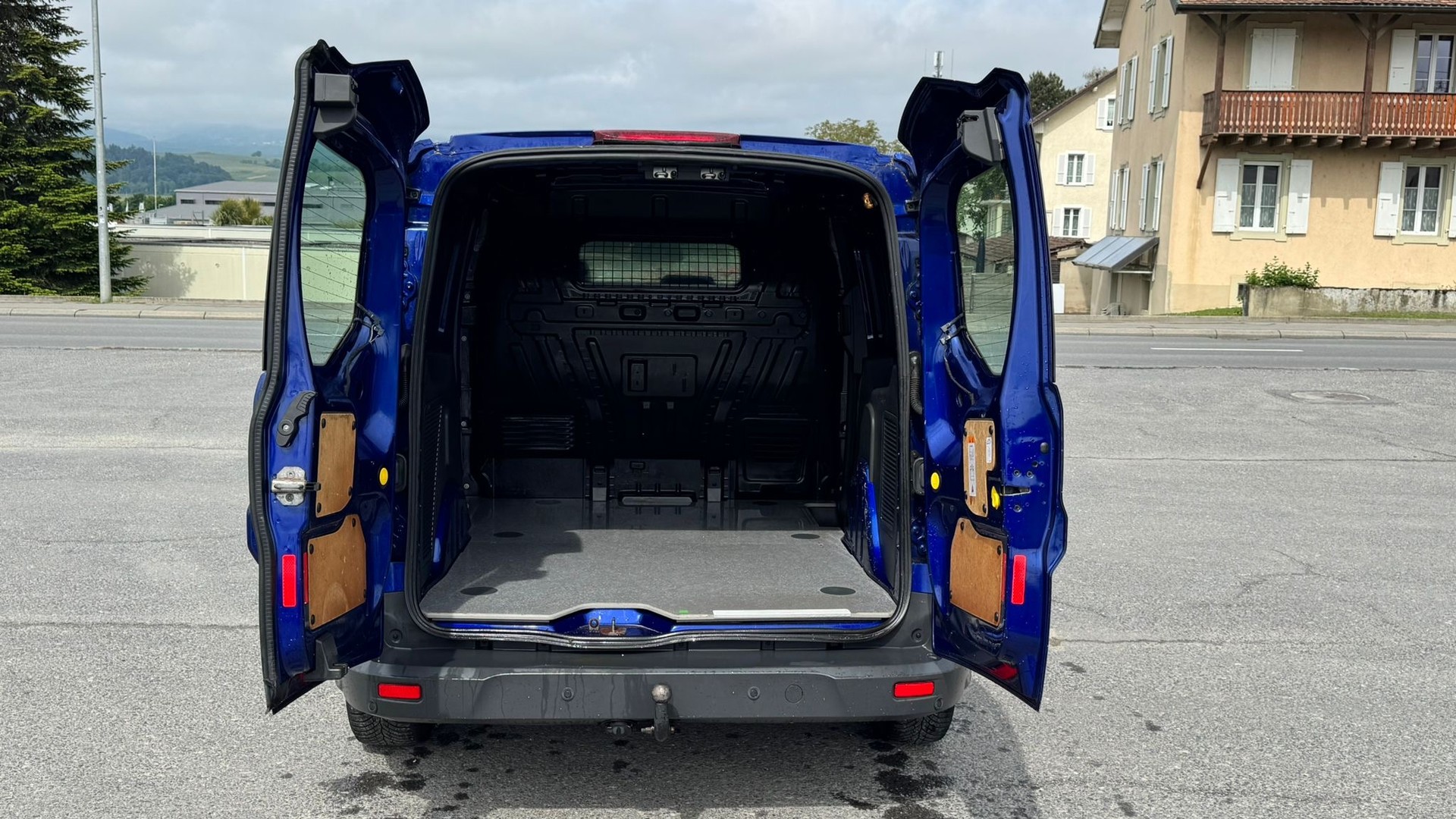 FORD Transit Connect Van T200 1.0 EcoBoost Ambiente-image-8