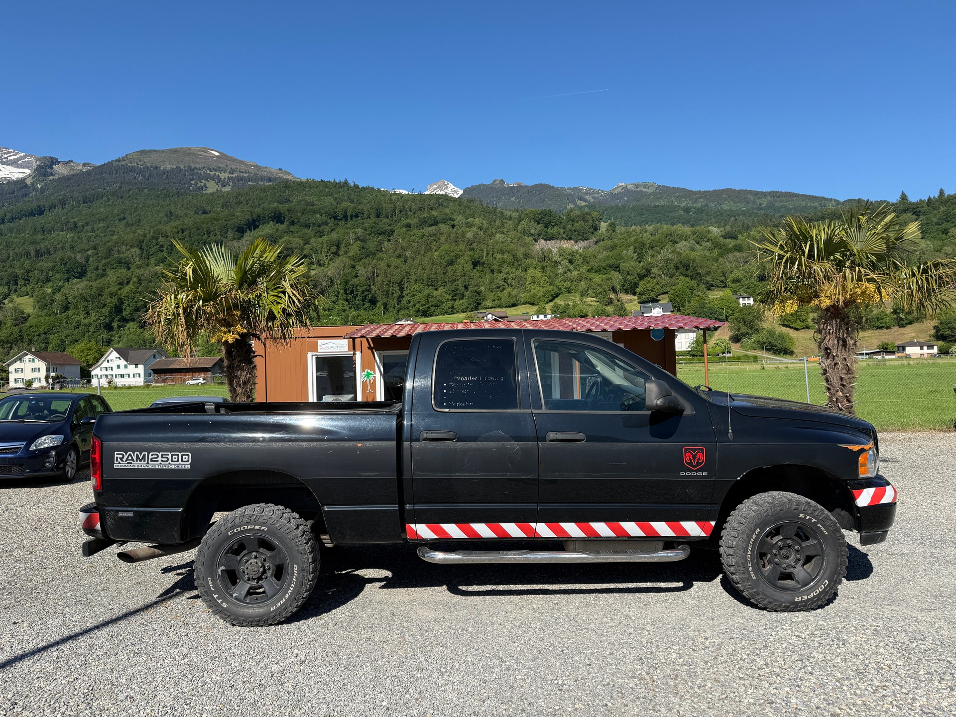 DODGE 2500 SLT QUAD CAB 5.9 Cummins-showroom-element-1