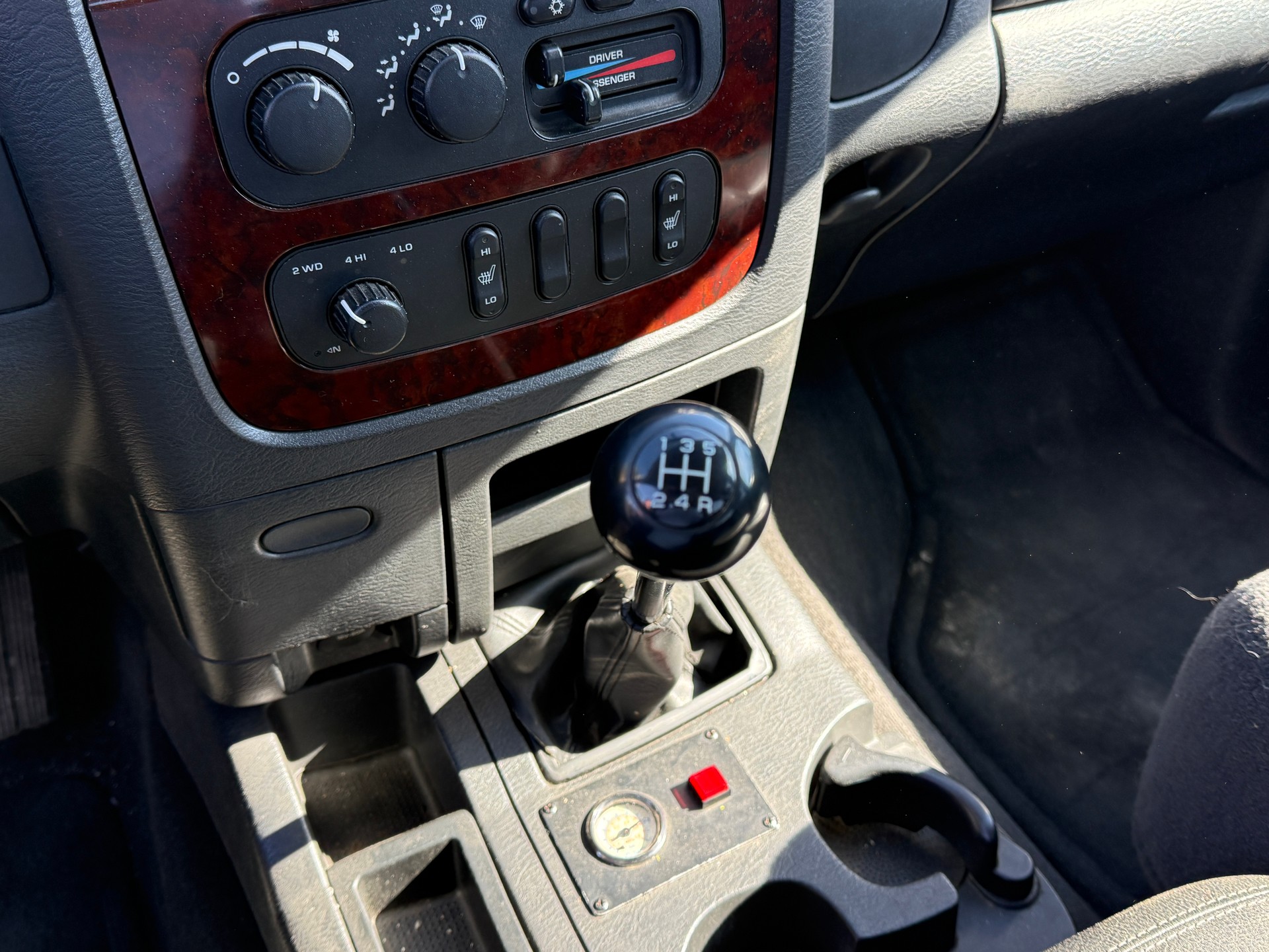 DODGE 2500 SLT QUAD CAB 5.9 Cummins-image-6