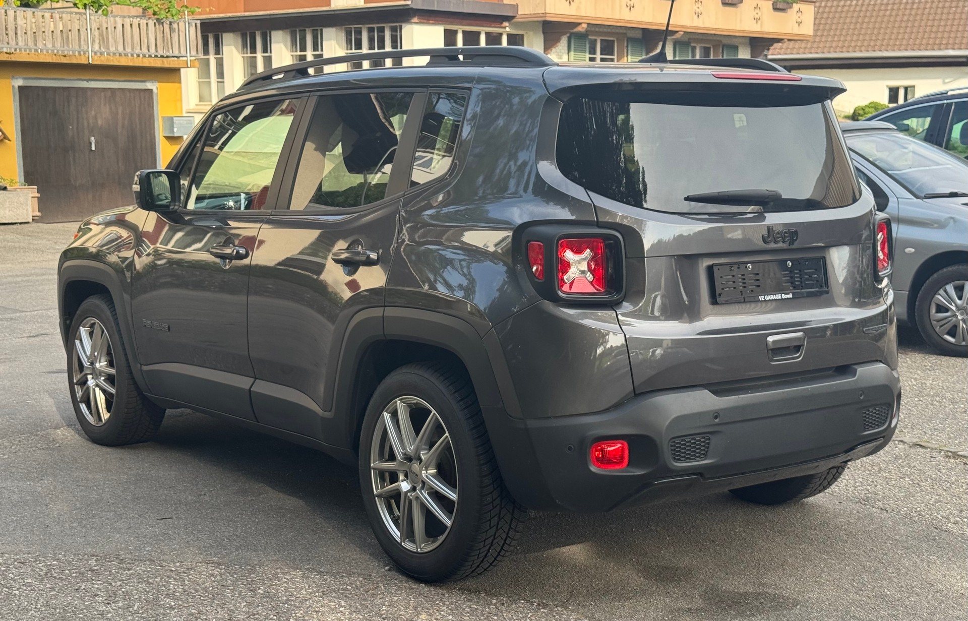 JEEP Renegade 1.4 Turbo Street Edition-image-5