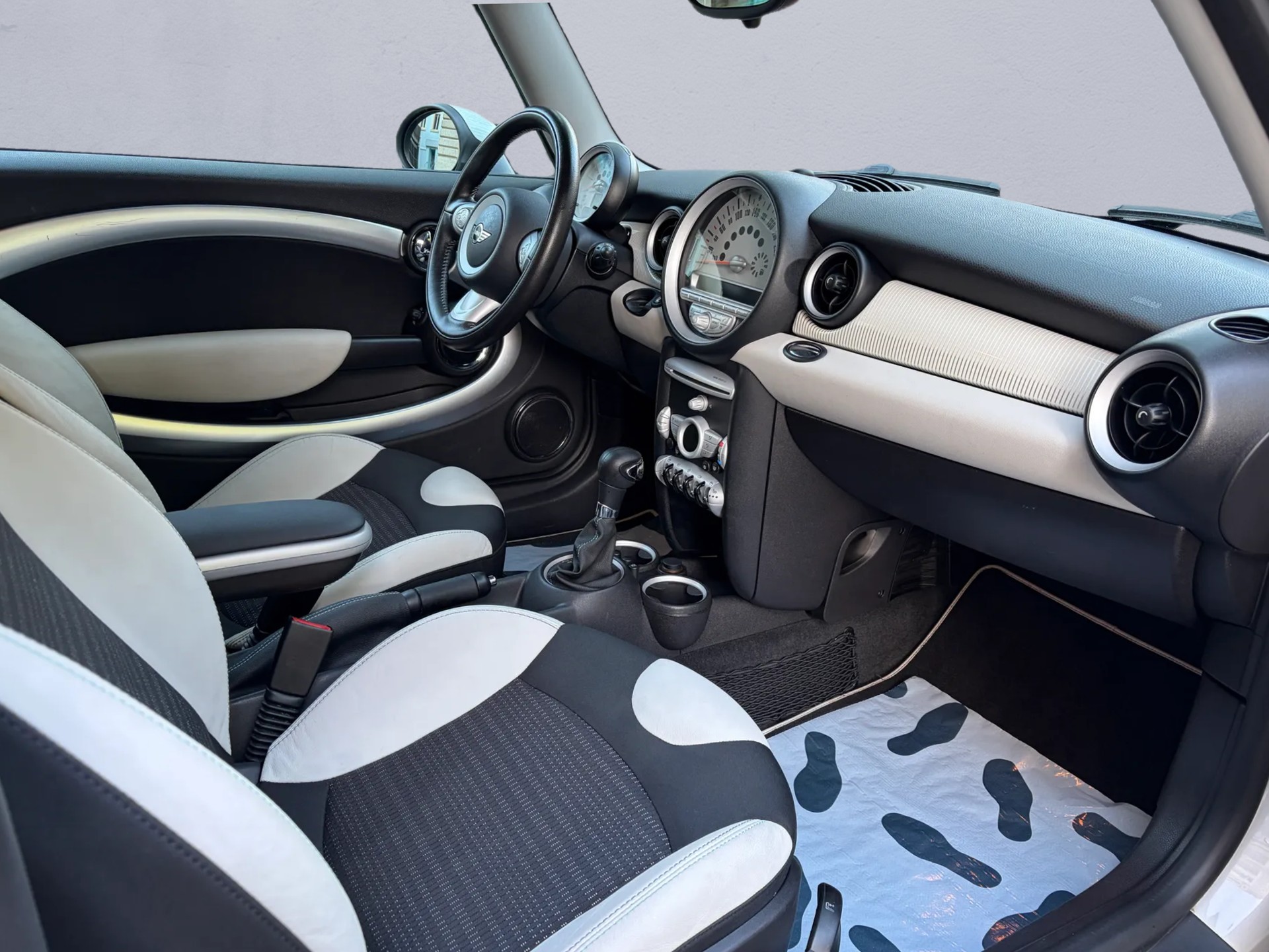 MINI Cooper Steptronic-image-9
