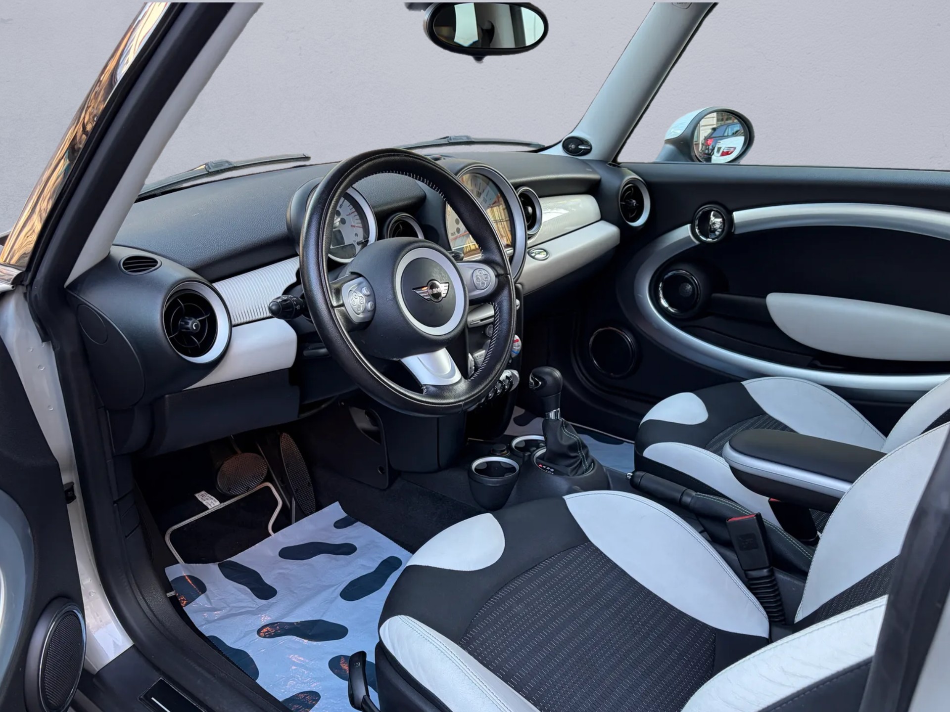 MINI Cooper Steptronic-image-8