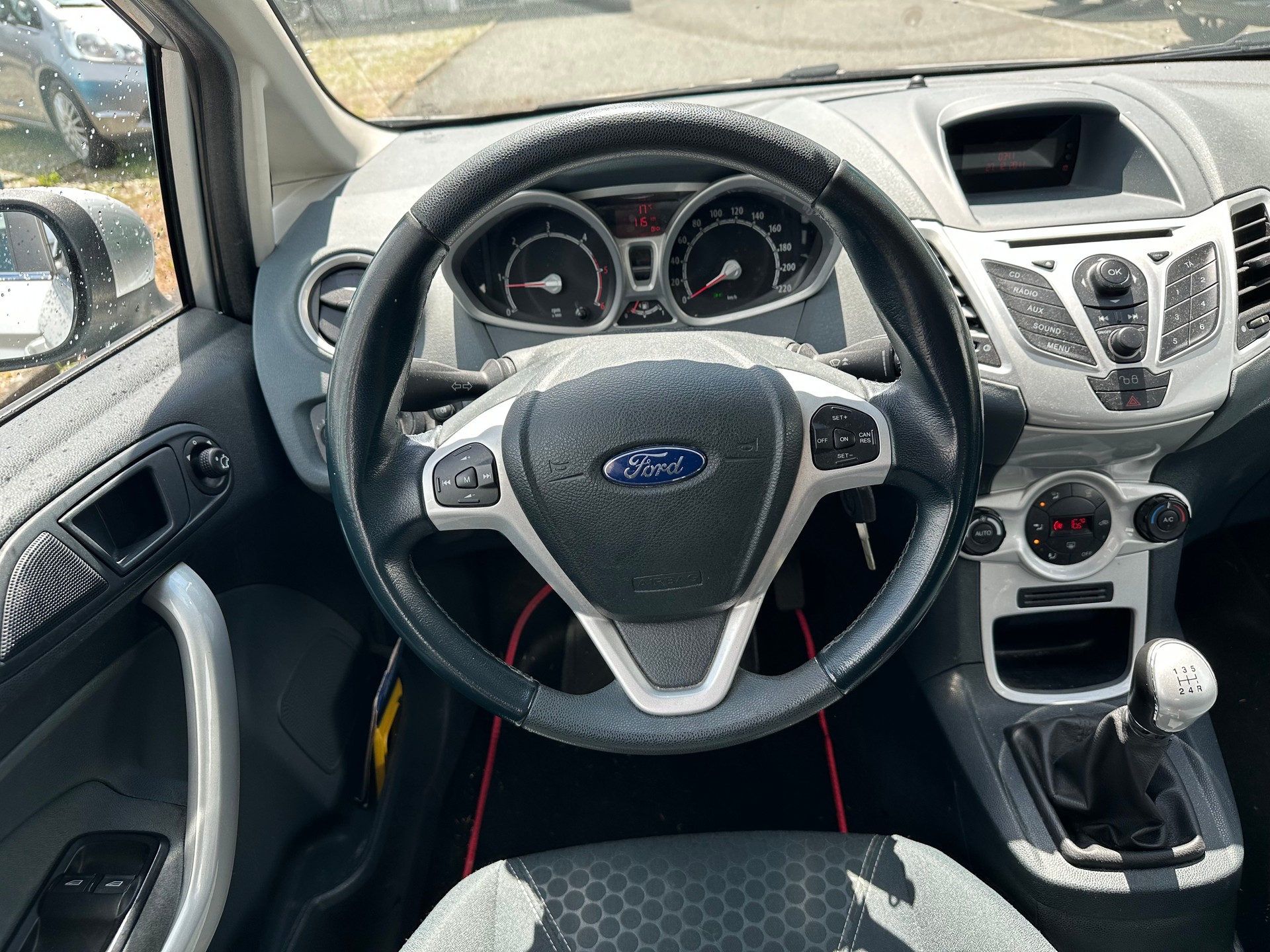 FORD Fiesta 1.6 16V TDCi Trend-image-5