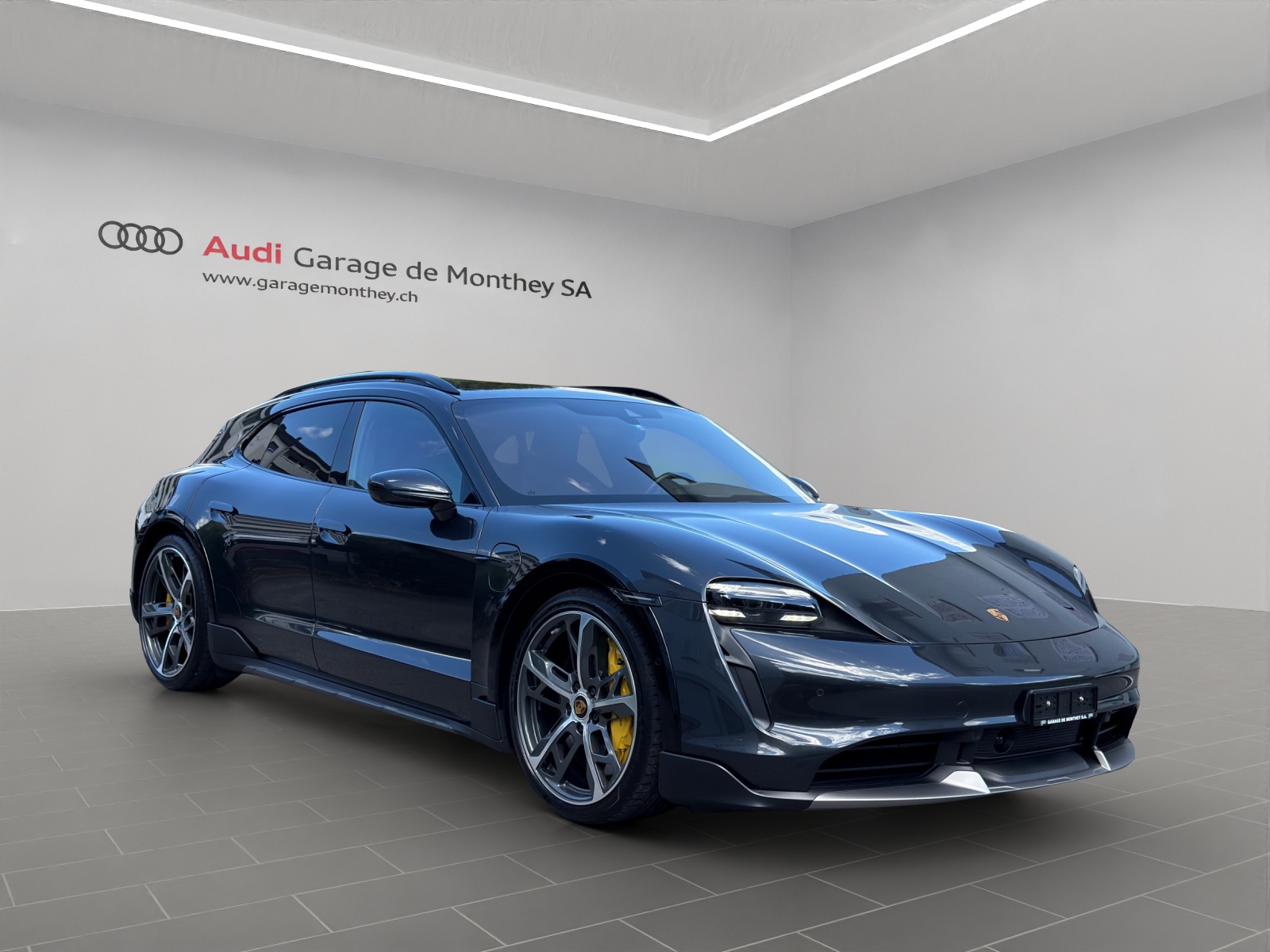 PORSCHE Taycan Turbo S Cross Turismo-image-1