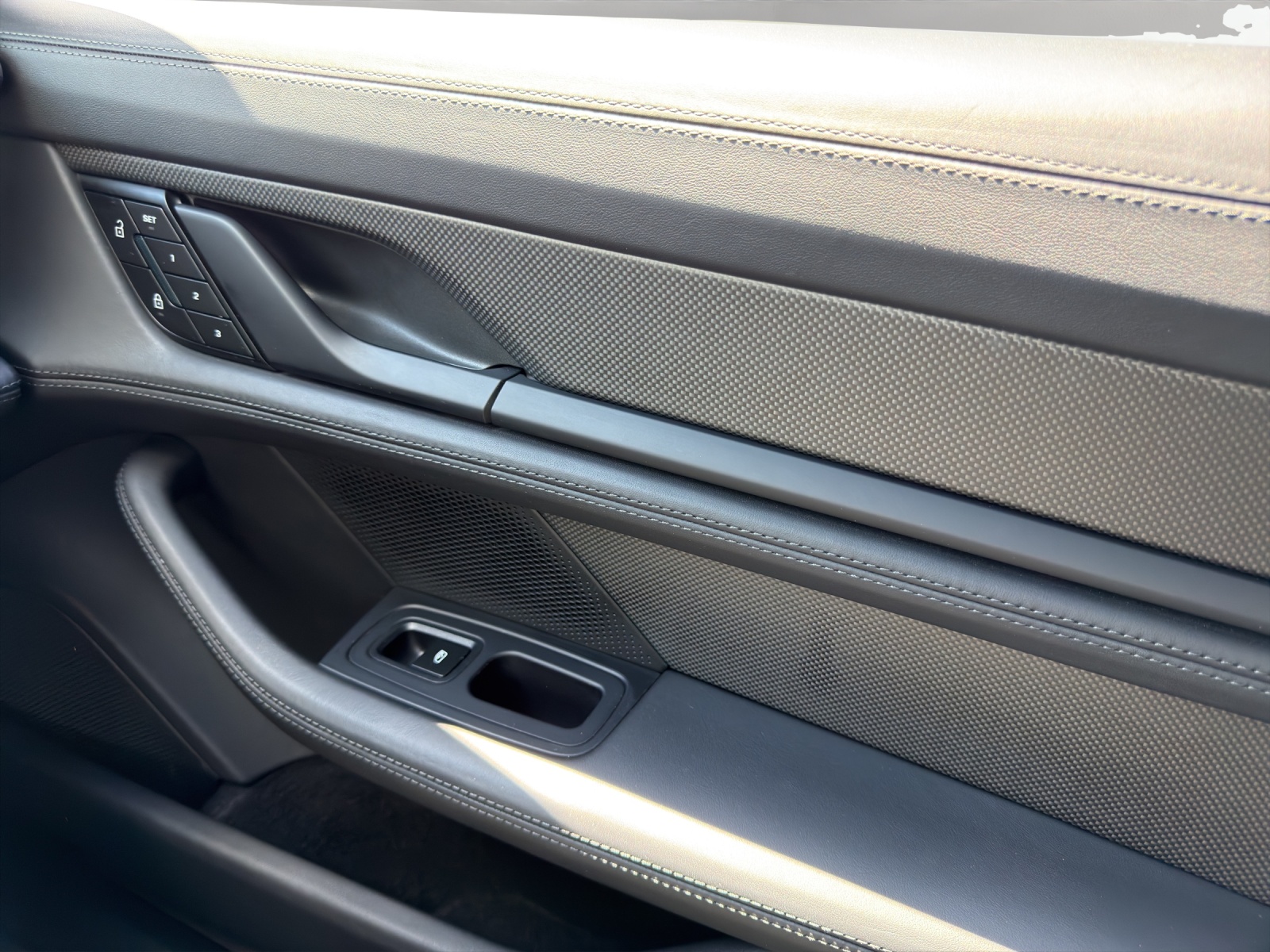 PORSCHE Taycan Turbo S Cross Turismo-image-9