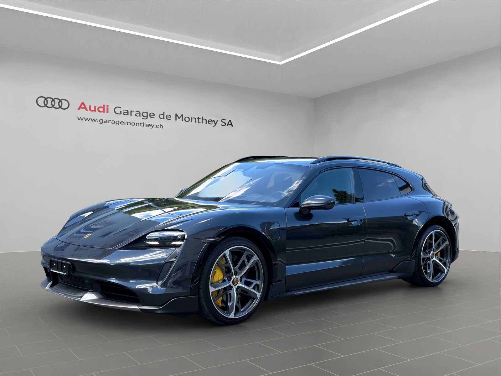 PORSCHE Taycan Turbo S Cross Turismo