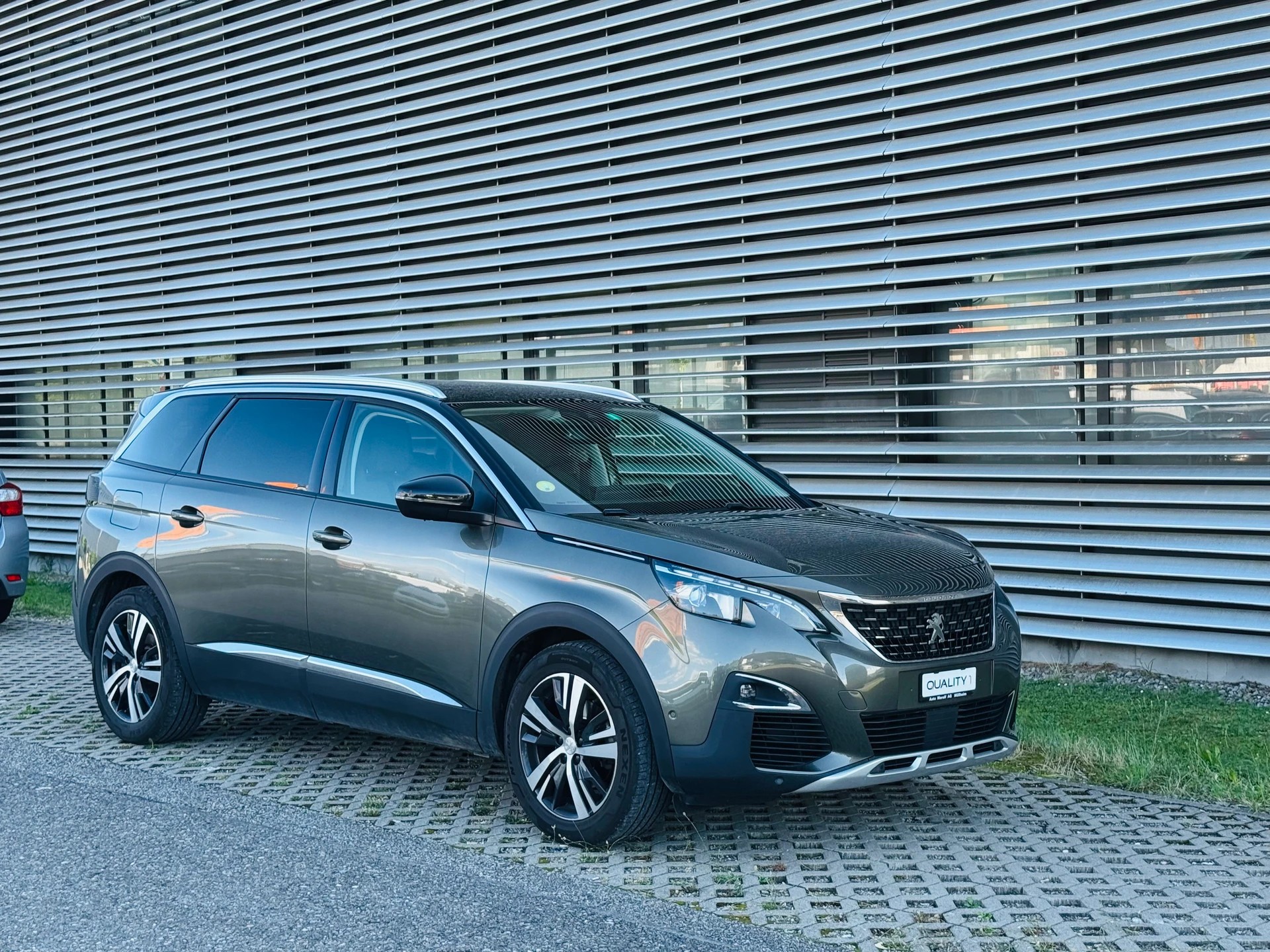 PEUGEOT 5008 1.6 BlueHDi GT Line ETA-image-4