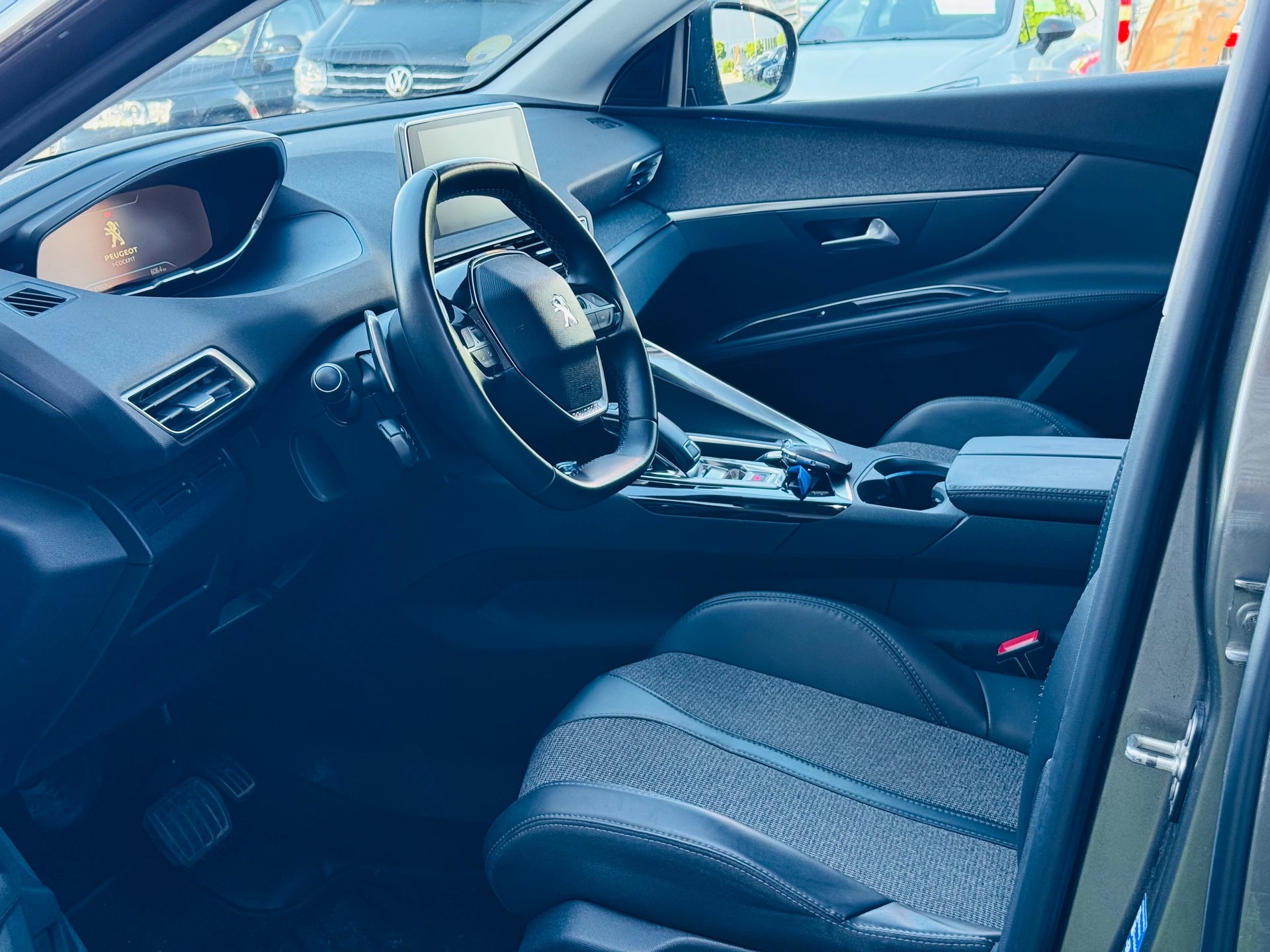 PEUGEOT 5008 1.6 BlueHDi GT Line ETA-image-7
