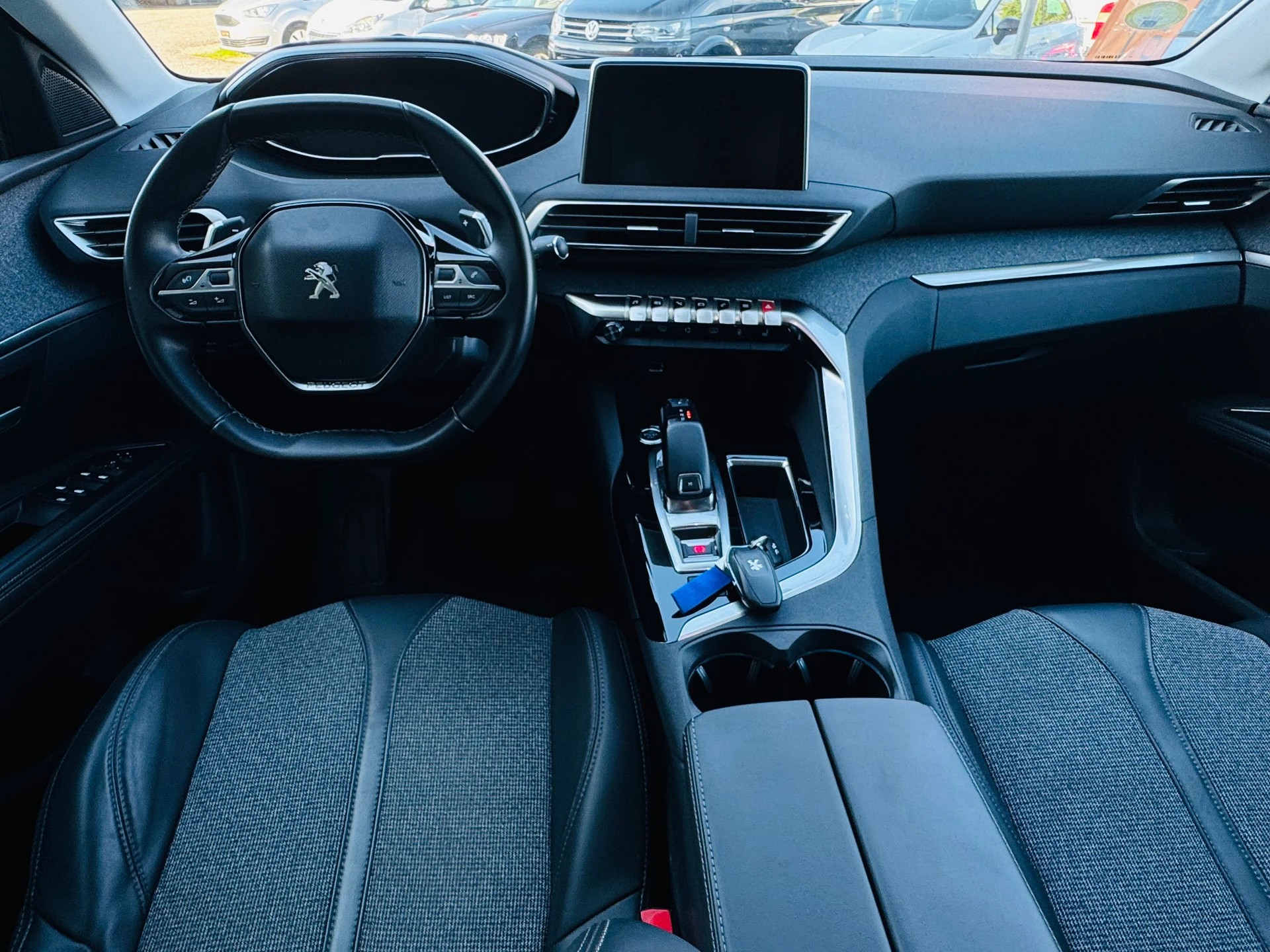 PEUGEOT 5008 1.6 BlueHDi GT Line ETA-image-5