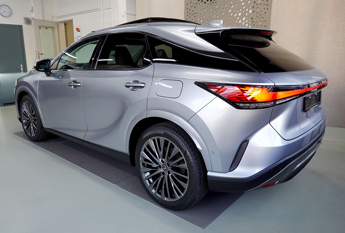 LEXUS RX 450h+ Ecxellence AWD CVT-showroom-element-2