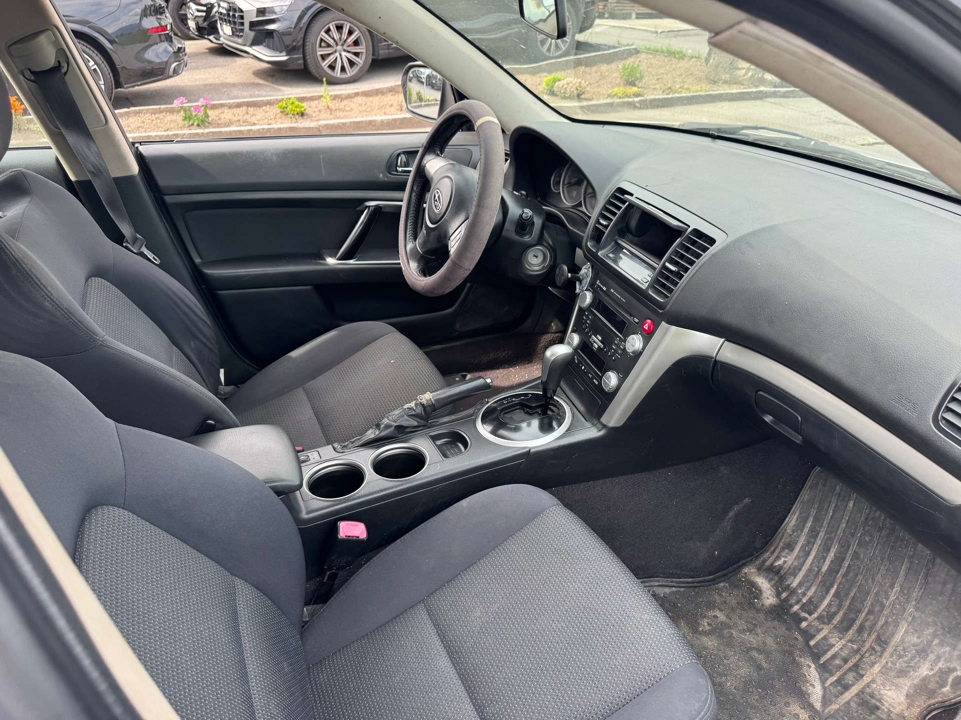 SUBARU Legacy 2.0R AWD Swiss-image-7