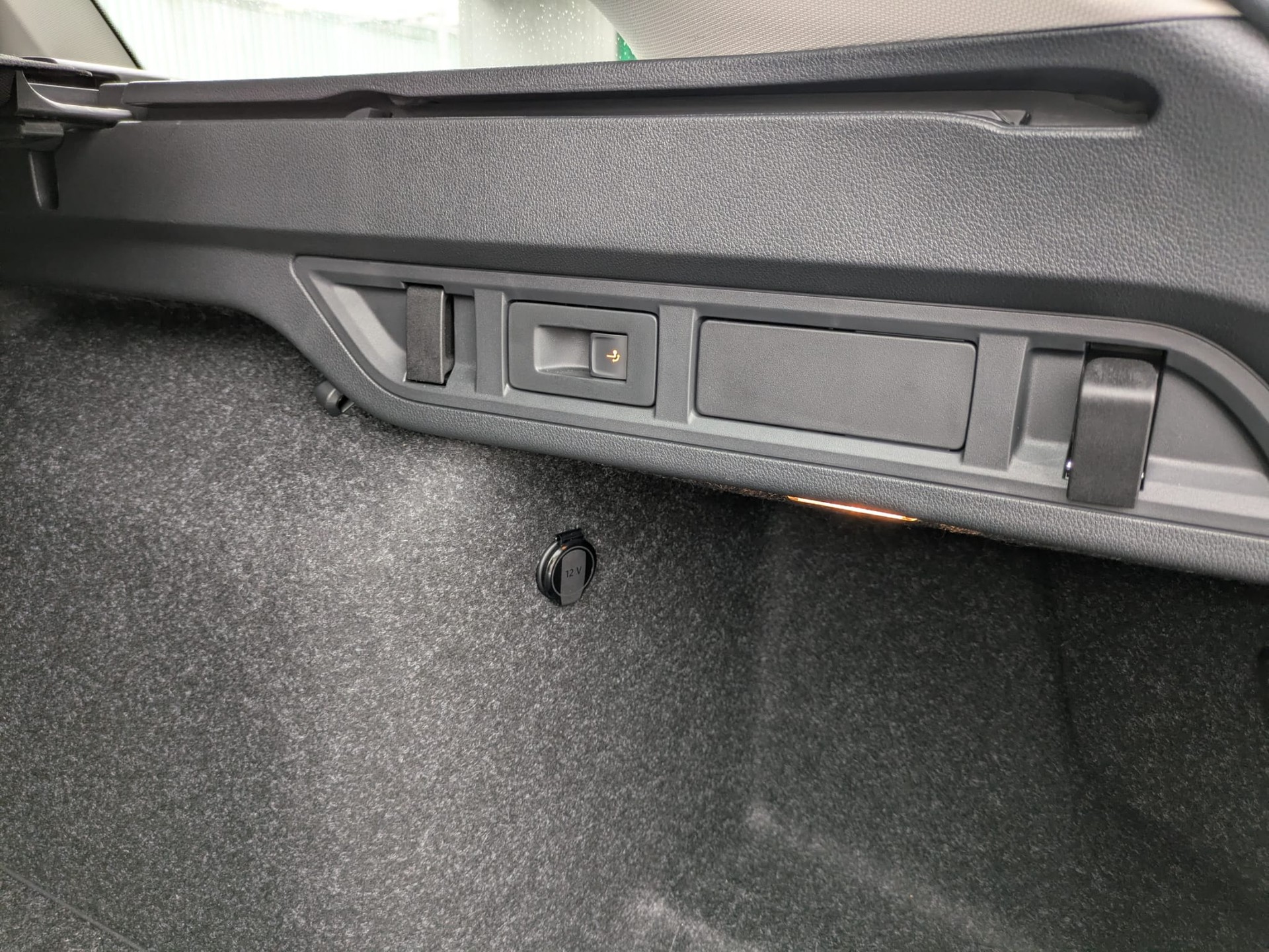 SKODA Octavia Combi 1.5 TSI mHEV DSG Essence-image-11